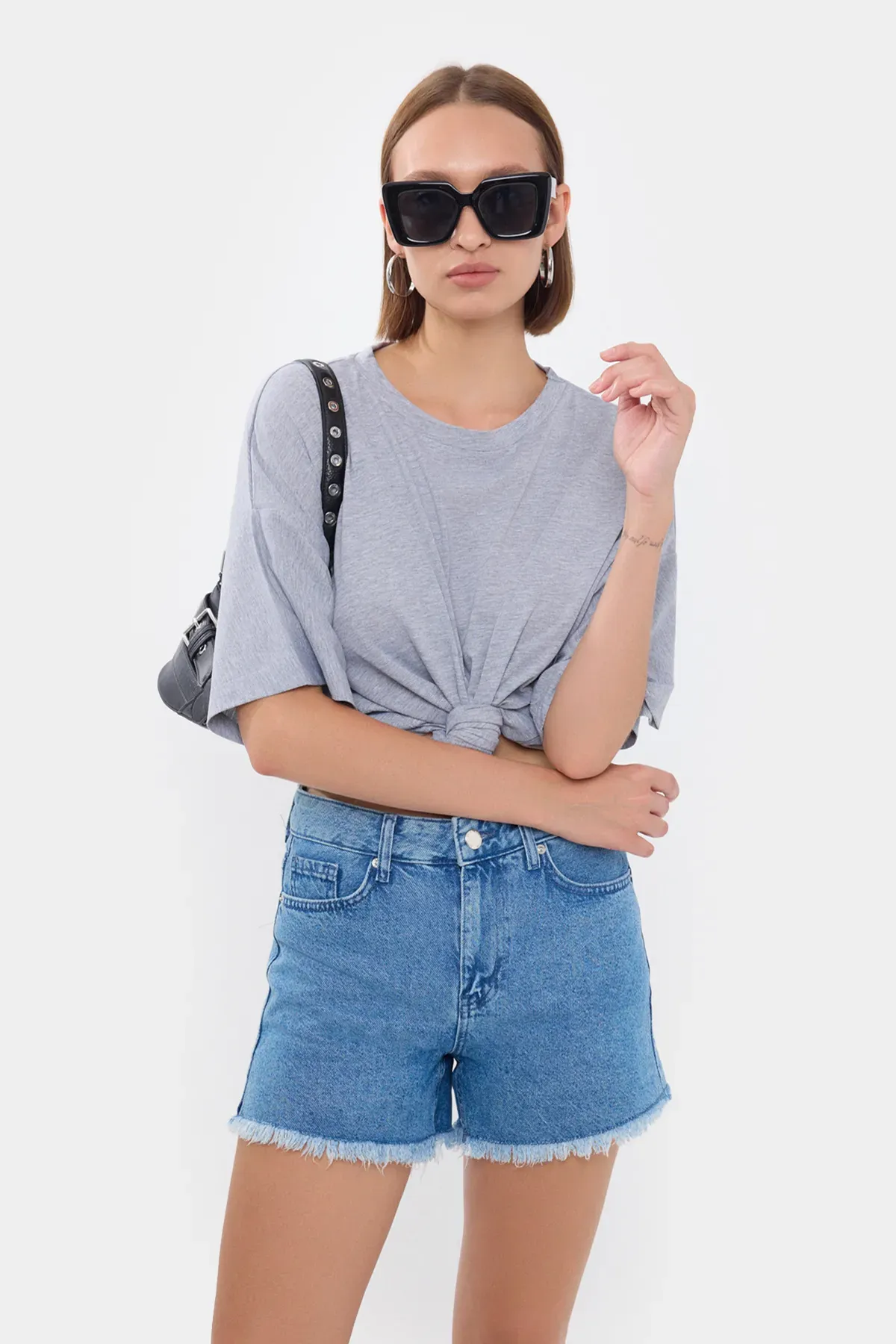 Basic Short Sleeve Round Neck T-Shirt 3