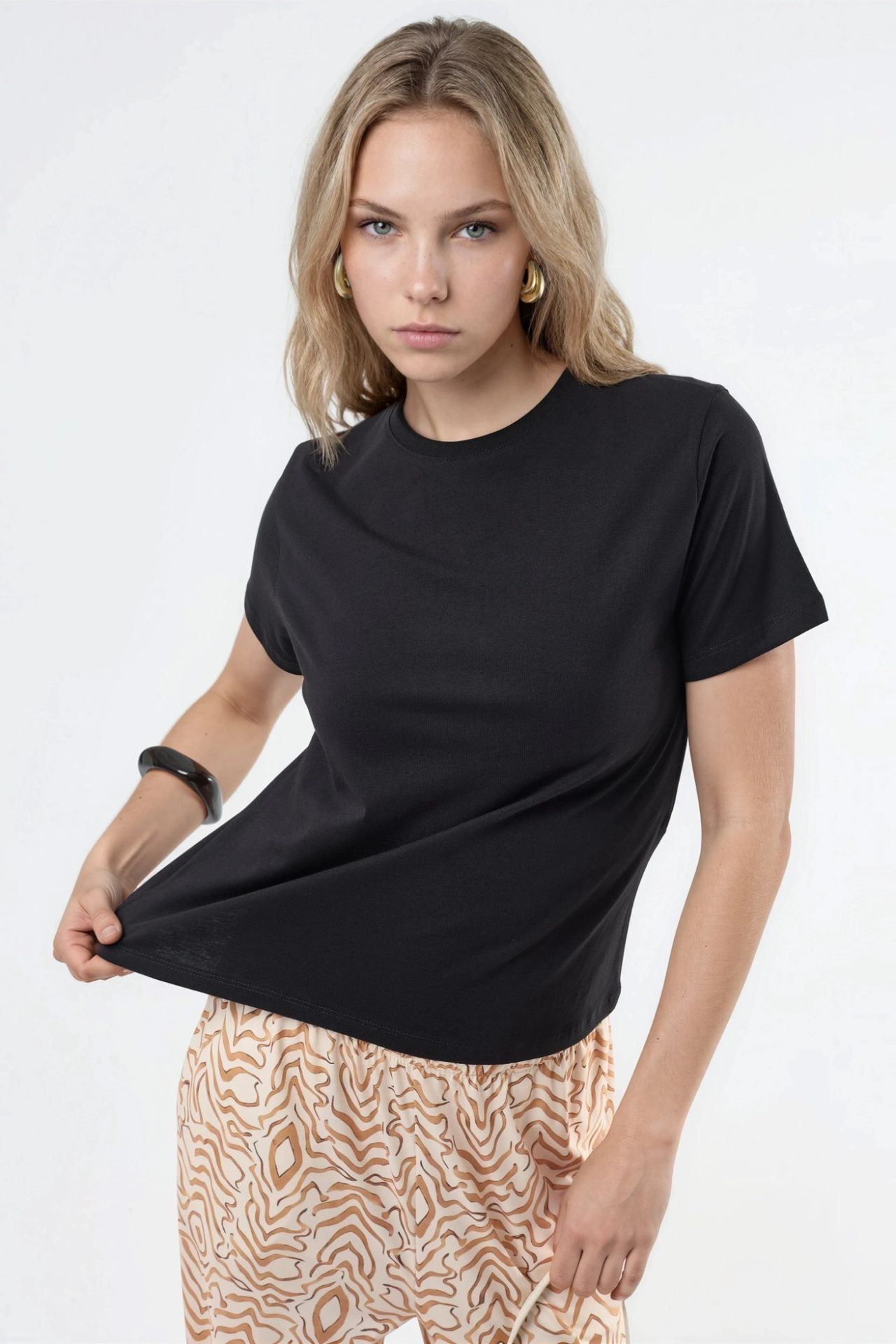 BUSEM Plain Crew Neck Cotton T-Shirt 4