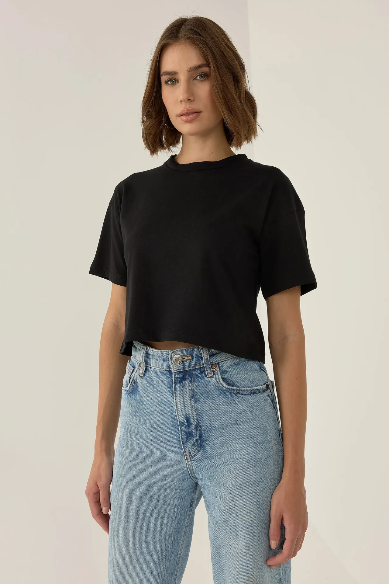 Basic Crew Neck Crop T-Shirt