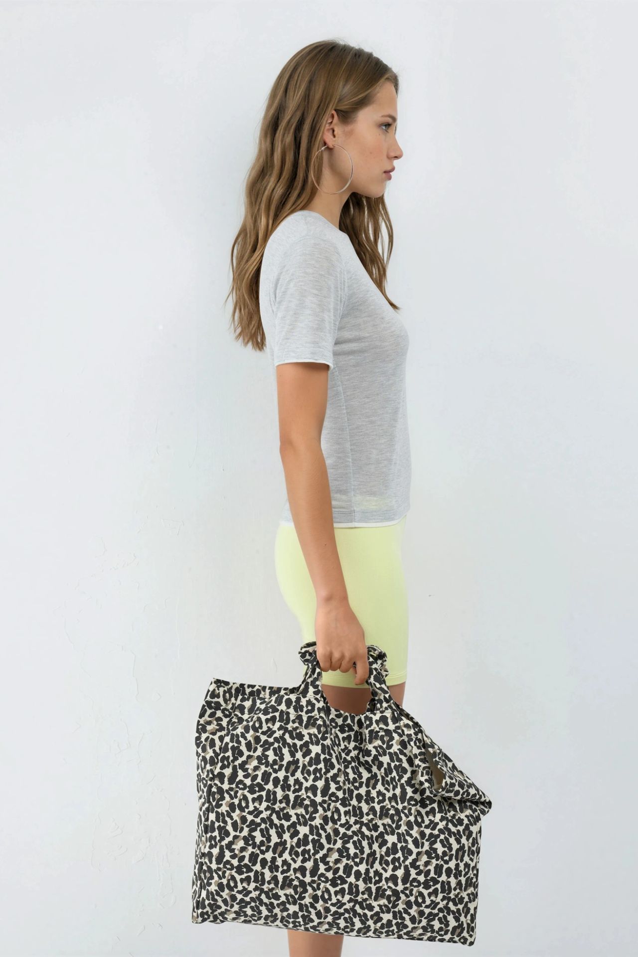 QU STYLE Color Blocked Crew Neck T-Shirt 5