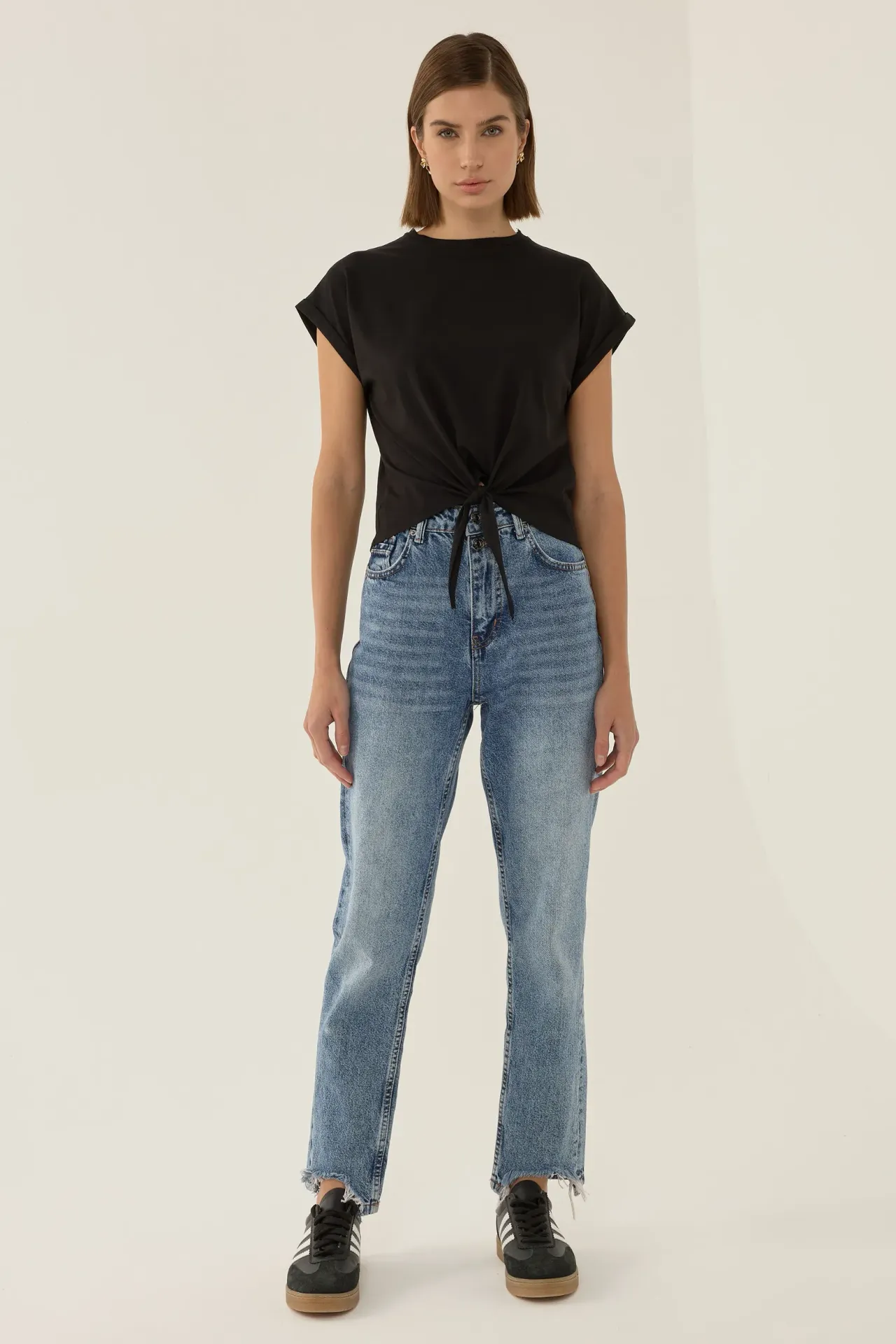 Basic Crew Neck Cropped T-Shirt