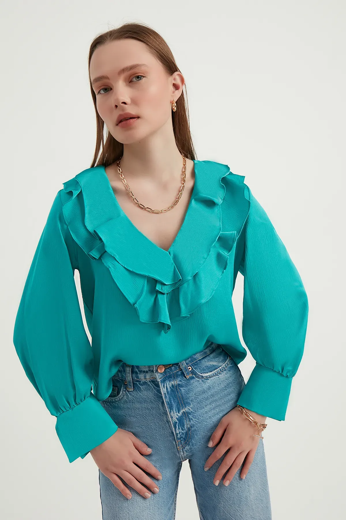 V Yaka Saten Volanlı Retro Bluz 1
