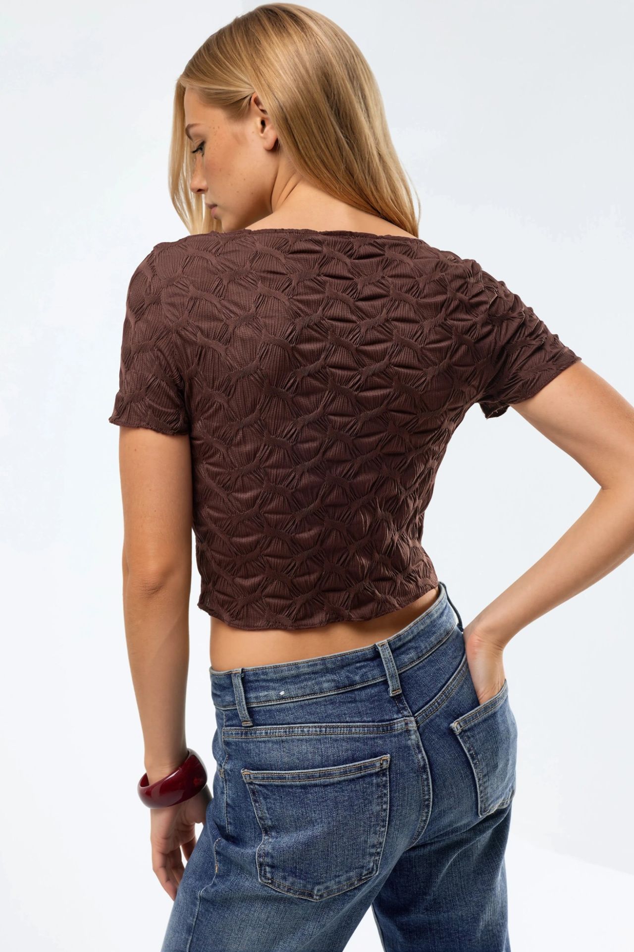 Short Sleeve Textured Boat Neck Slim Fit Crop T-Shirt 4