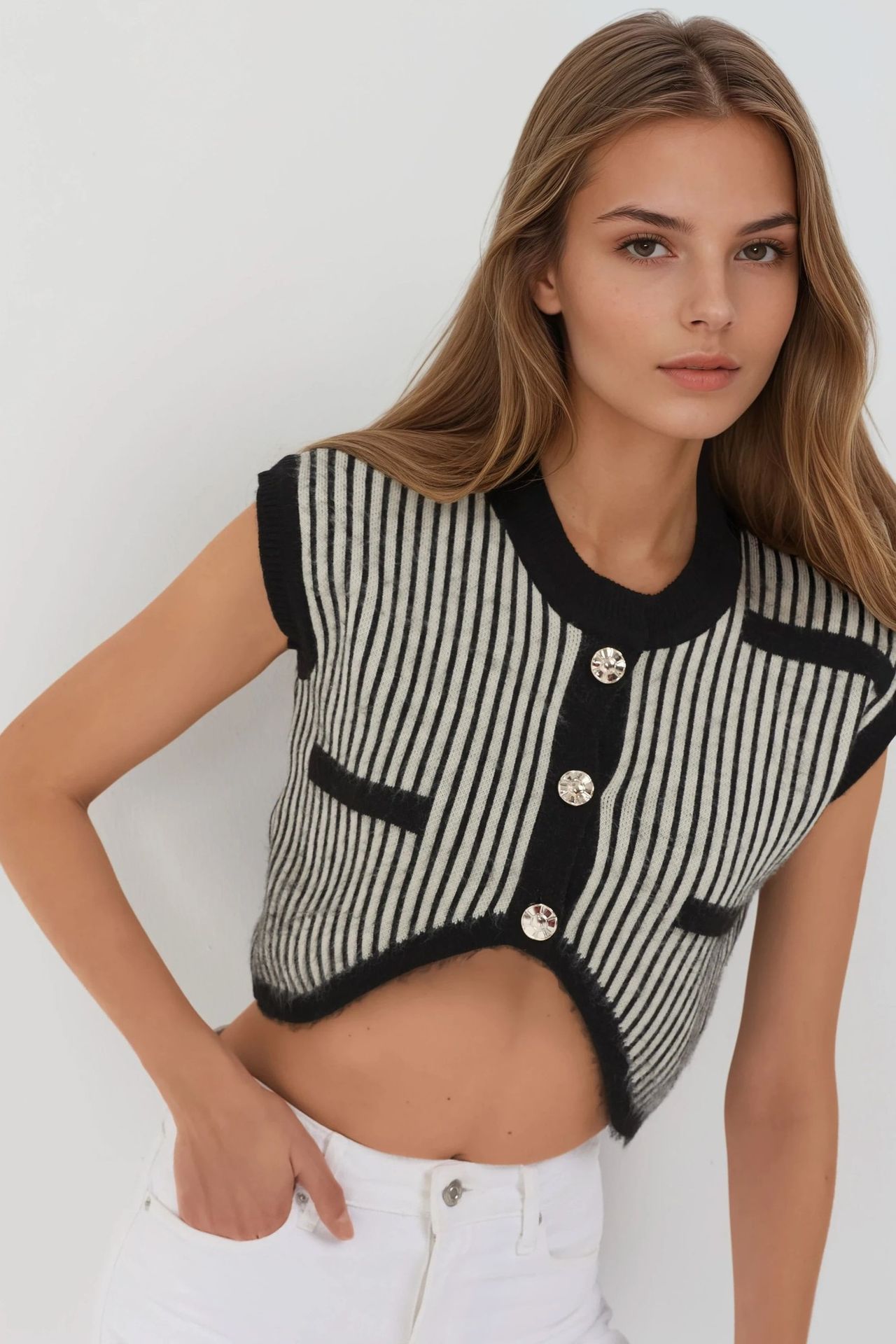 MY FASHION Striped Ribbed Knit Crop Top with Button Closure 3