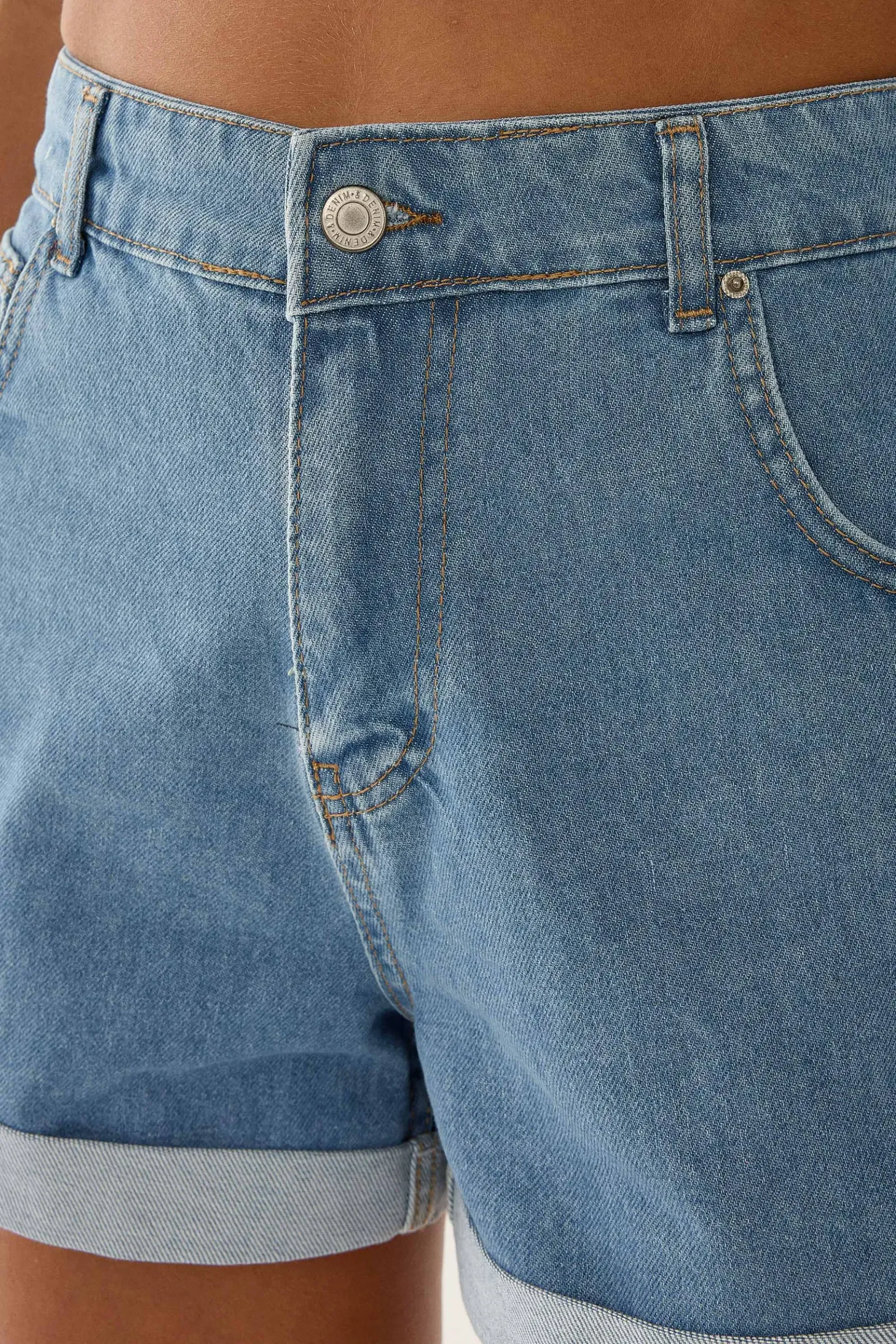 Turn-up Mom Fit Short 4