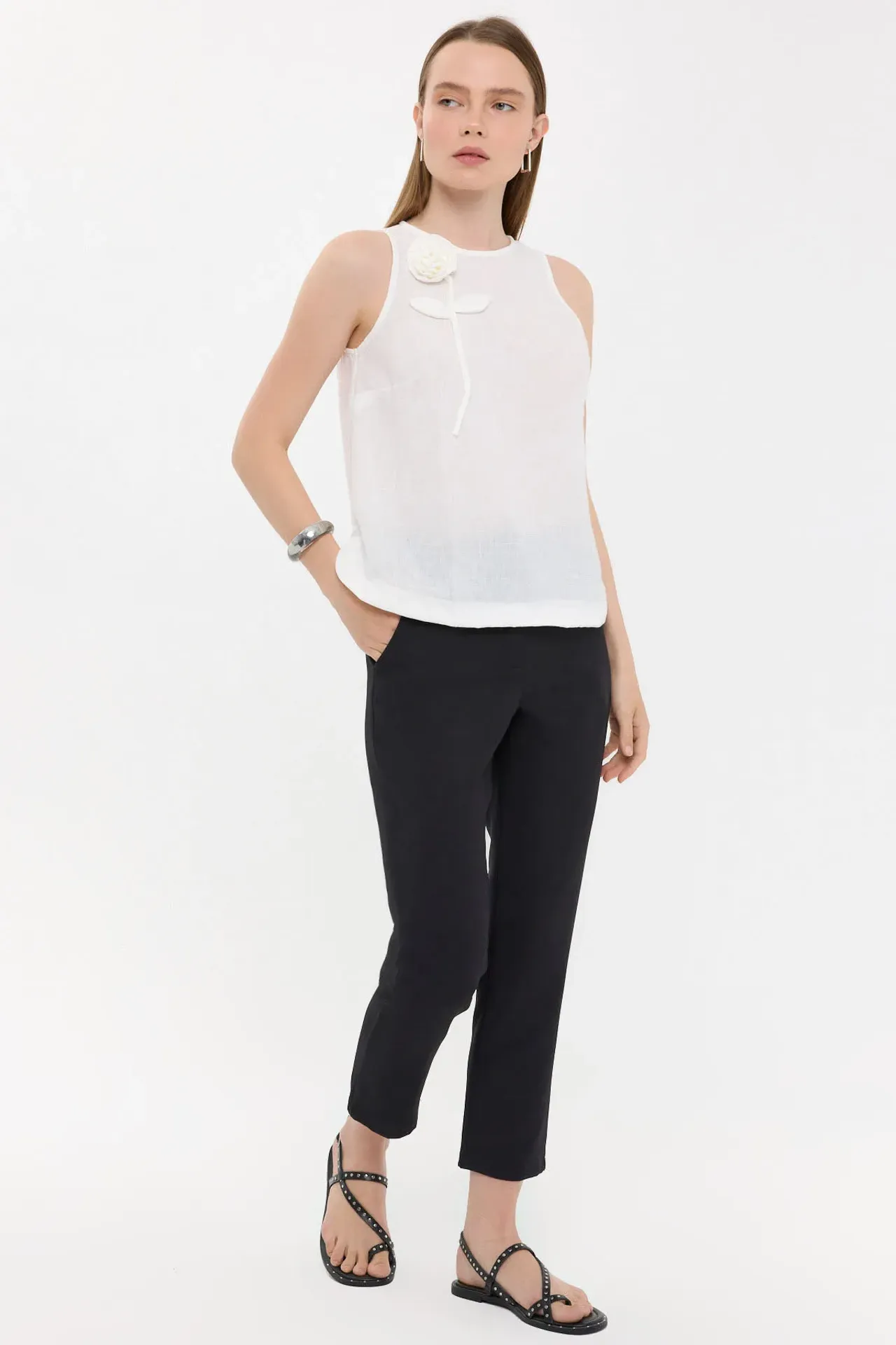 Sleeveless Round Neck Blouse with Flower Detail