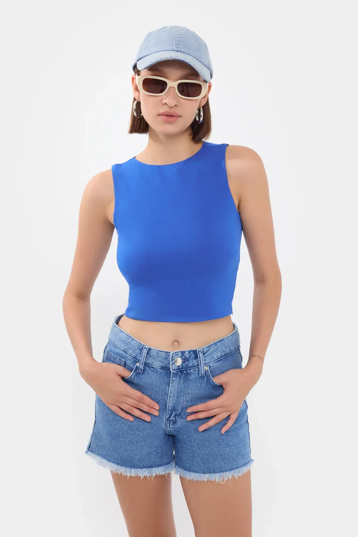 Round Neck Basic Tank Top 1