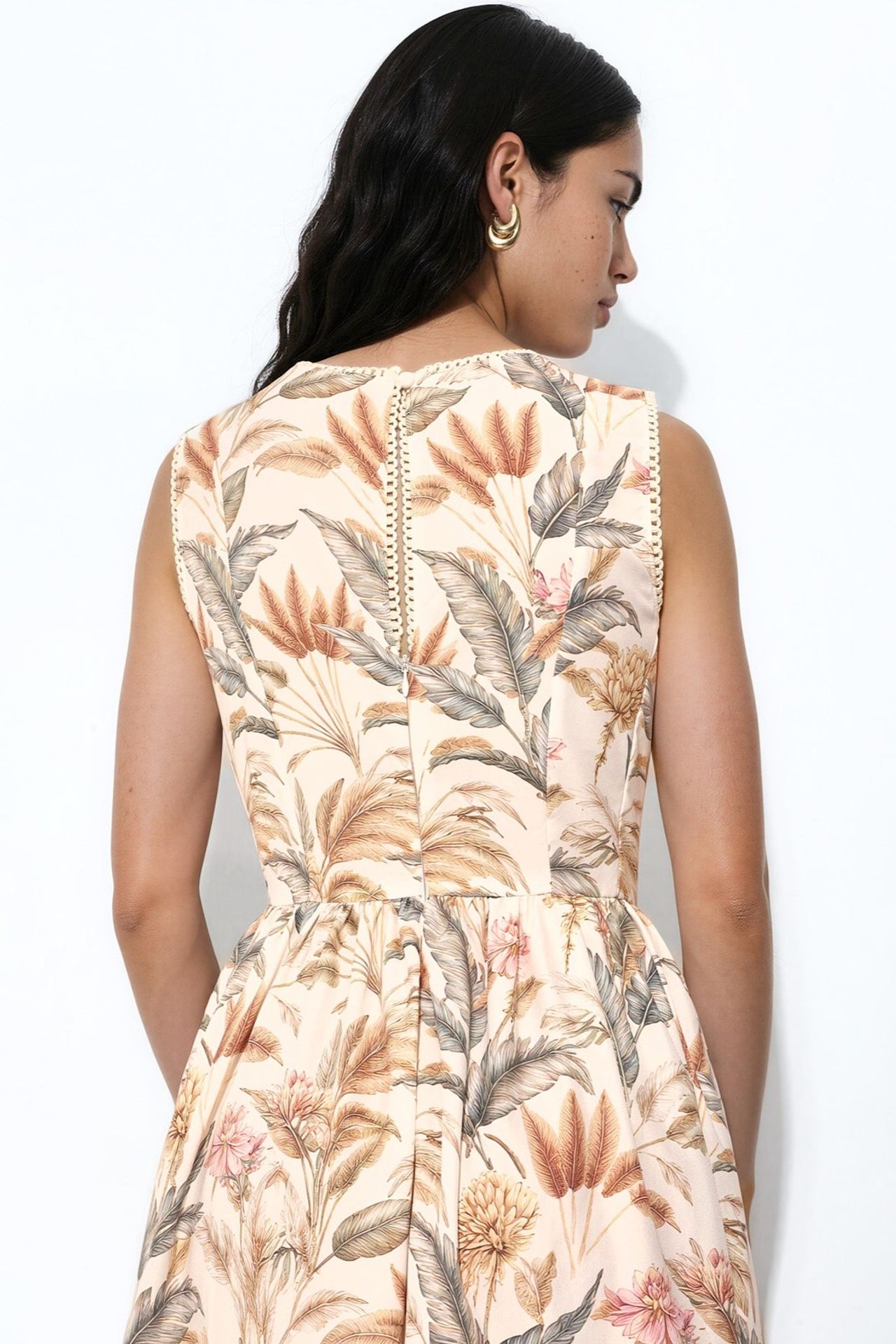 Cotton Dress with Lace Detail 4