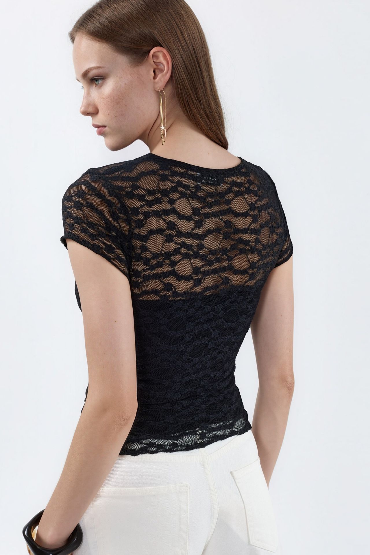 BUSEM Slim Fit Lace Knit Blouse 2