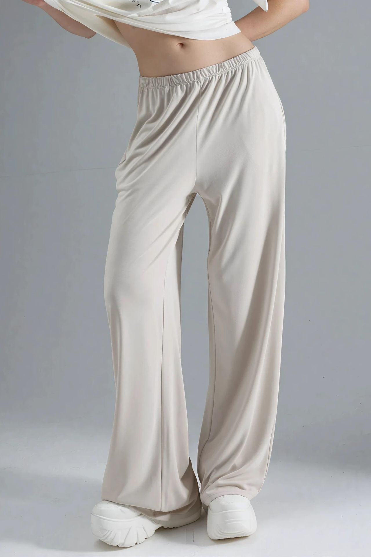 BUSEM Elastic Waist Straight Leg Modal Pants 1