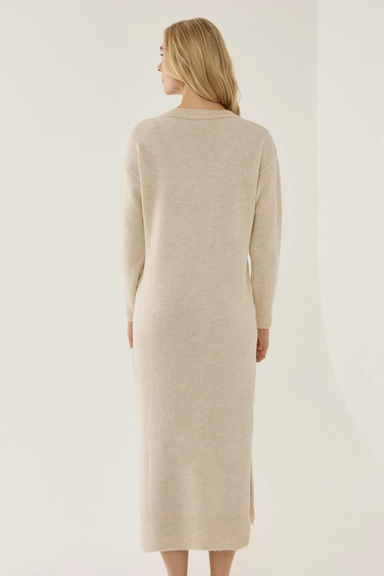 Relaxed Fit V-Neck Midi Knit Dress