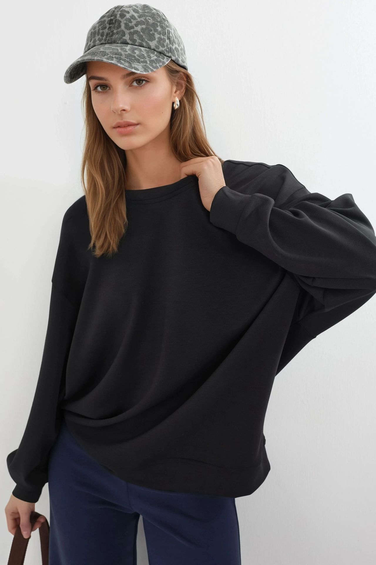 BUSEM Rahat Kesim Bisiklet Yaka Örme Sweatshirt 1