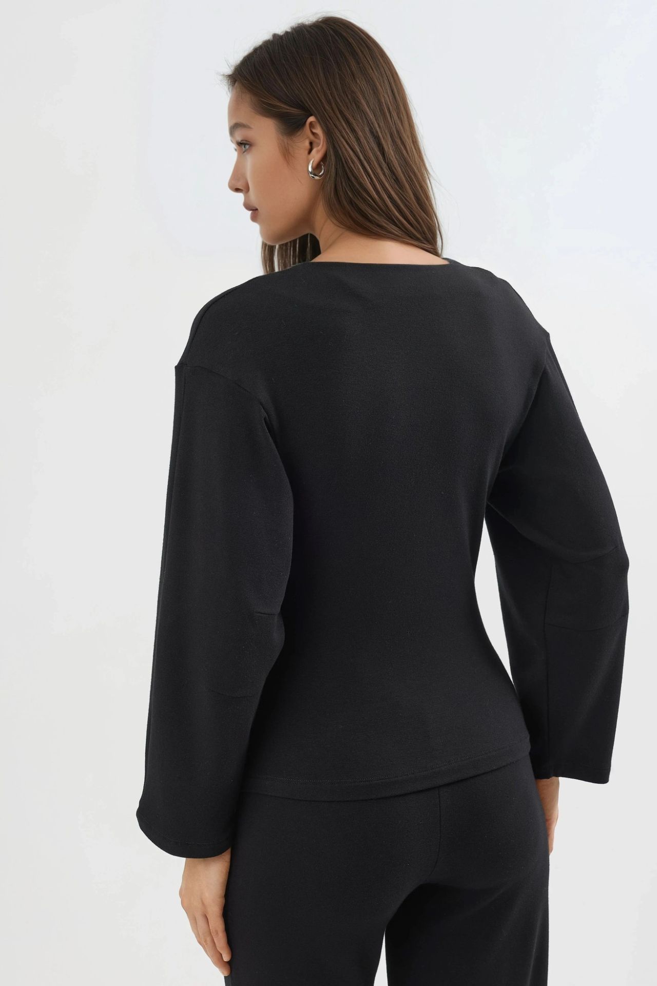 BUSEM Crew Neck Long Sleeve Fitted Blouse 4