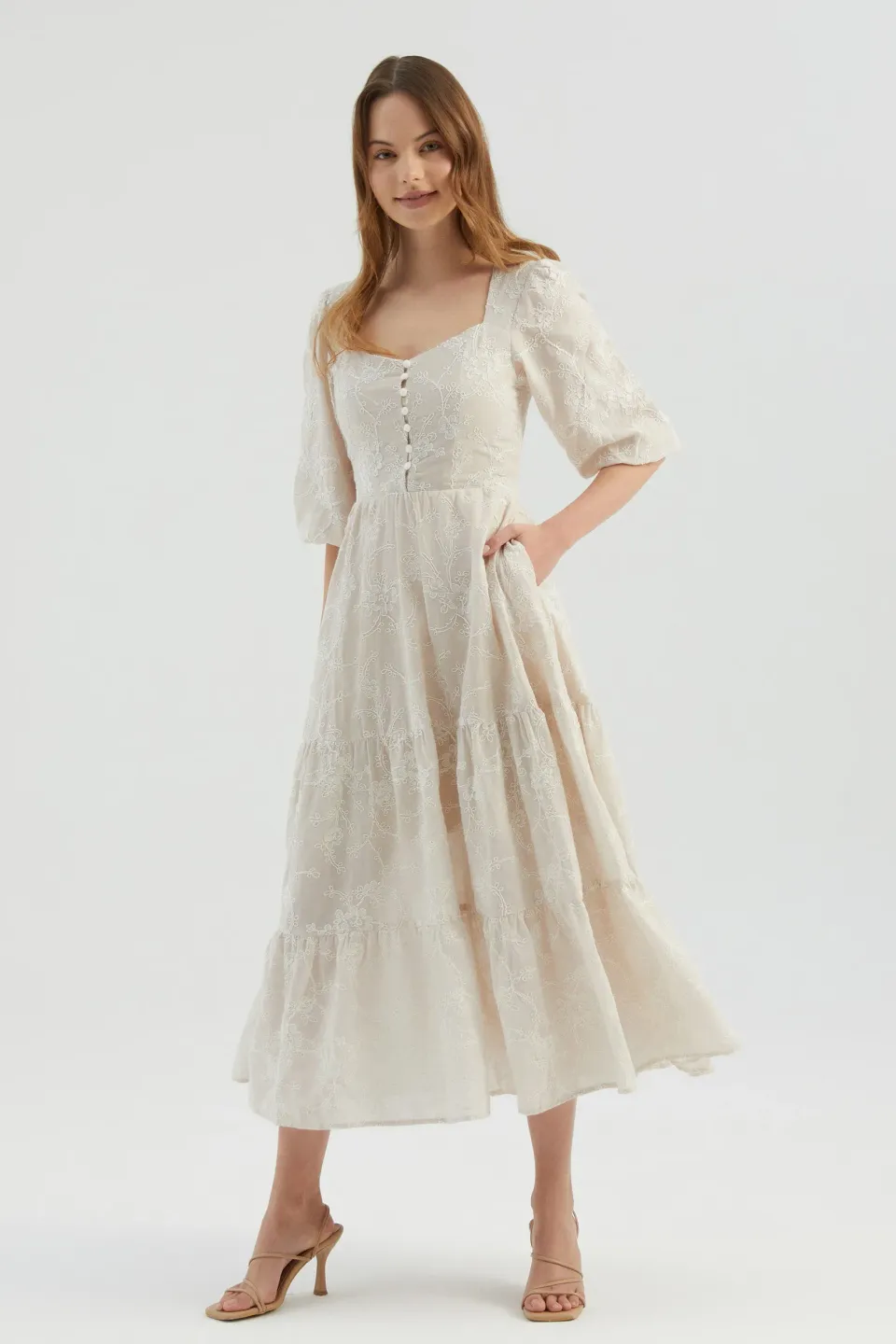 Embroidered Sweetheart Neck Tiered Maxi Dress with a Puff Sleeves