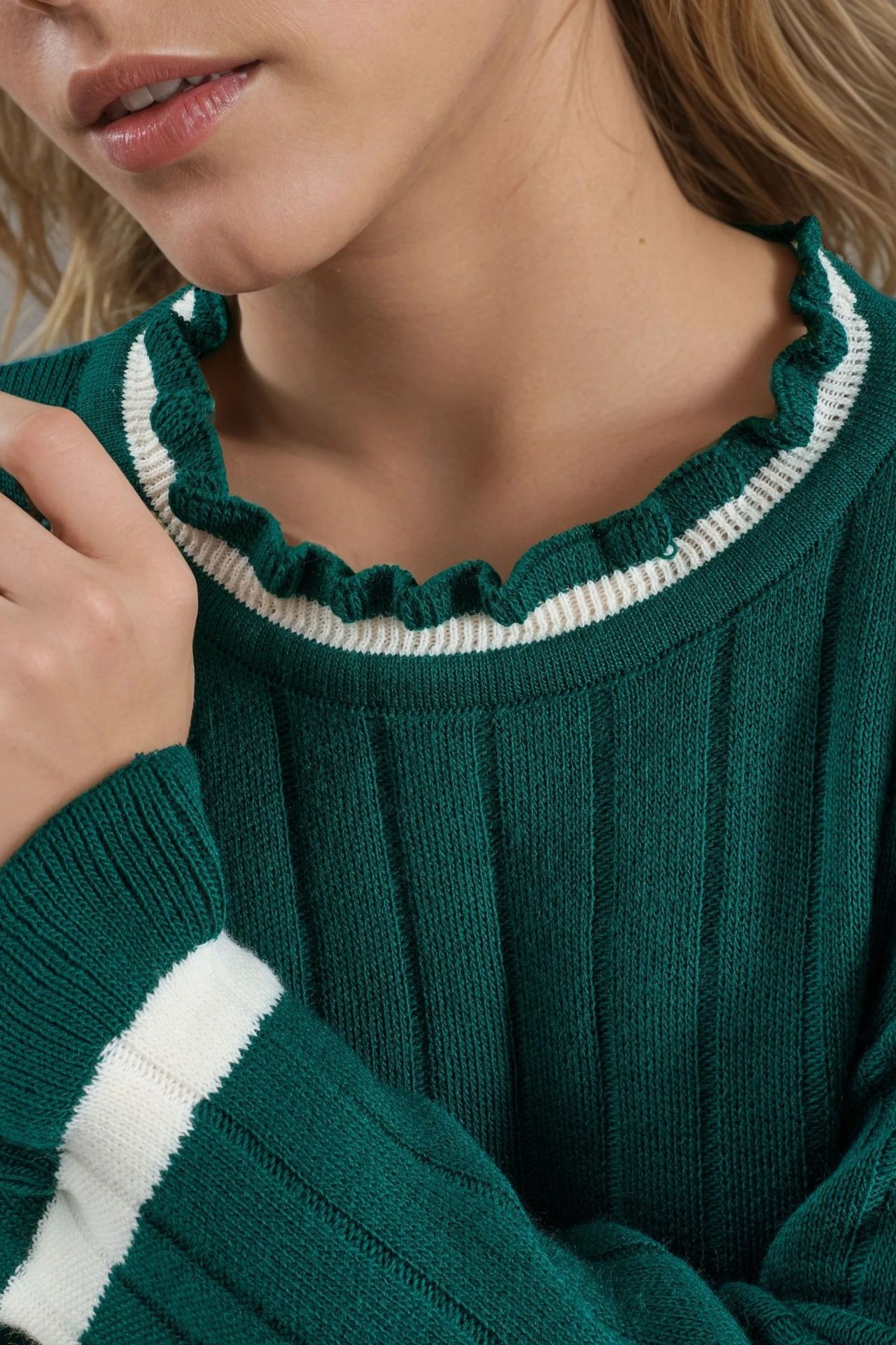 MY FASHION Striped Knit Sweater with Crew Neck 6