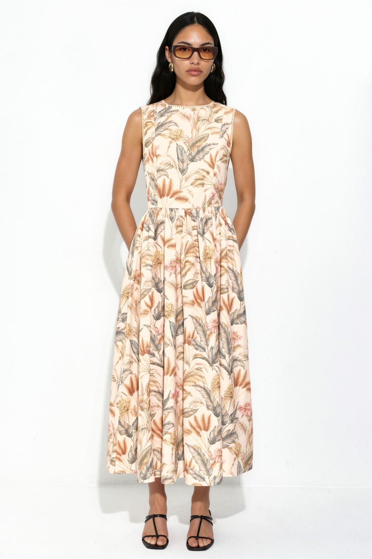 Cotton Dress with Lace Detail 7