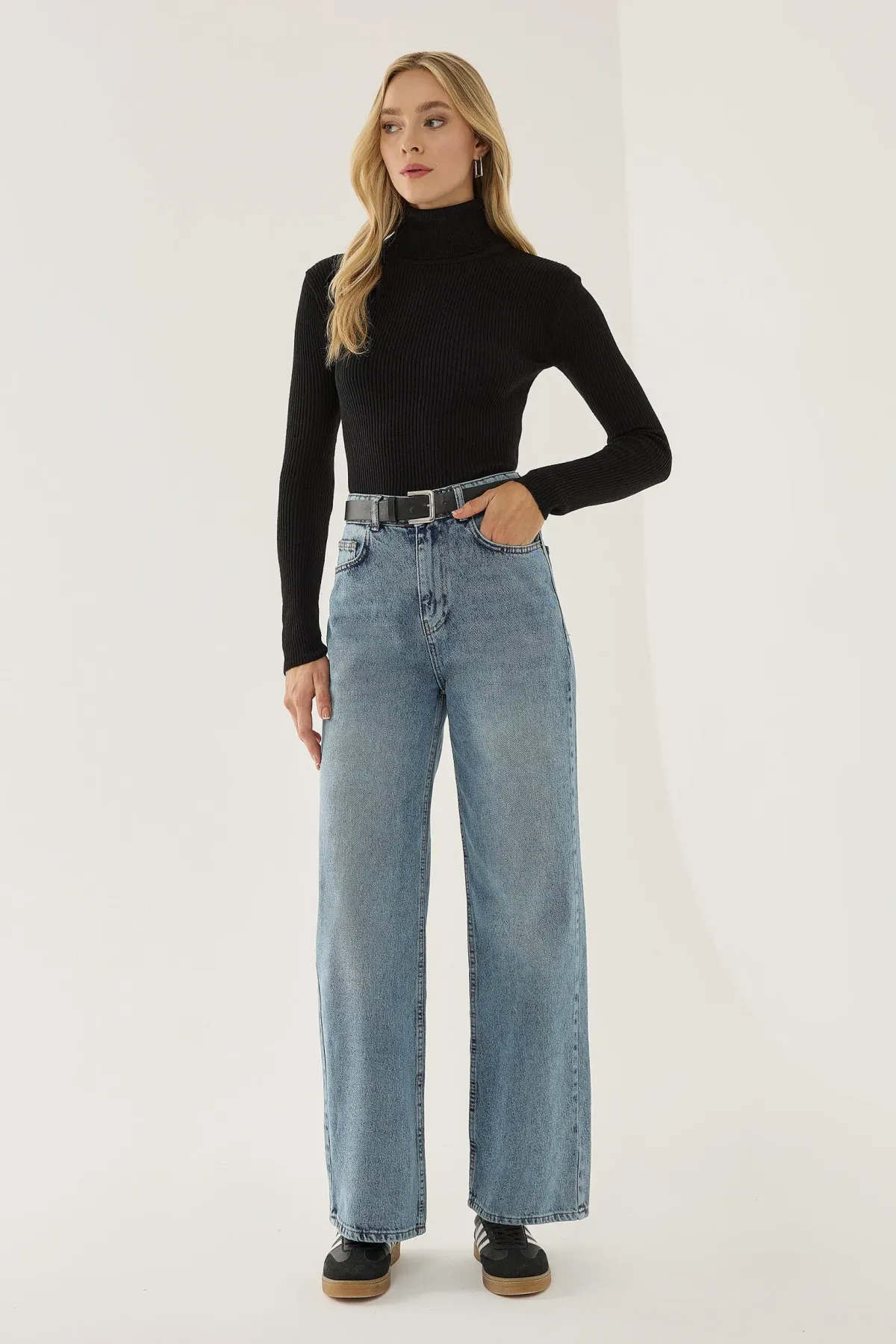 Washed Efecet Wide Leg Jeans 1