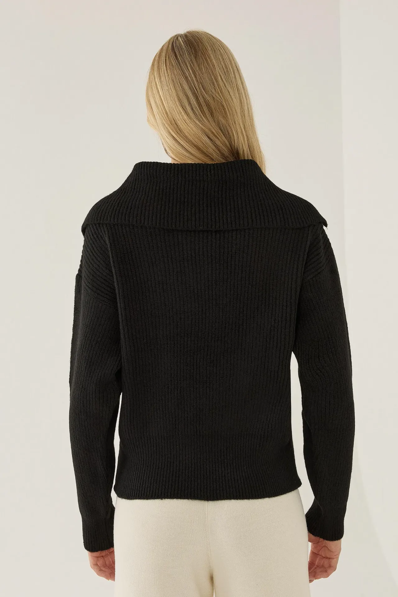 Shawl Collar Buttoned Sweater