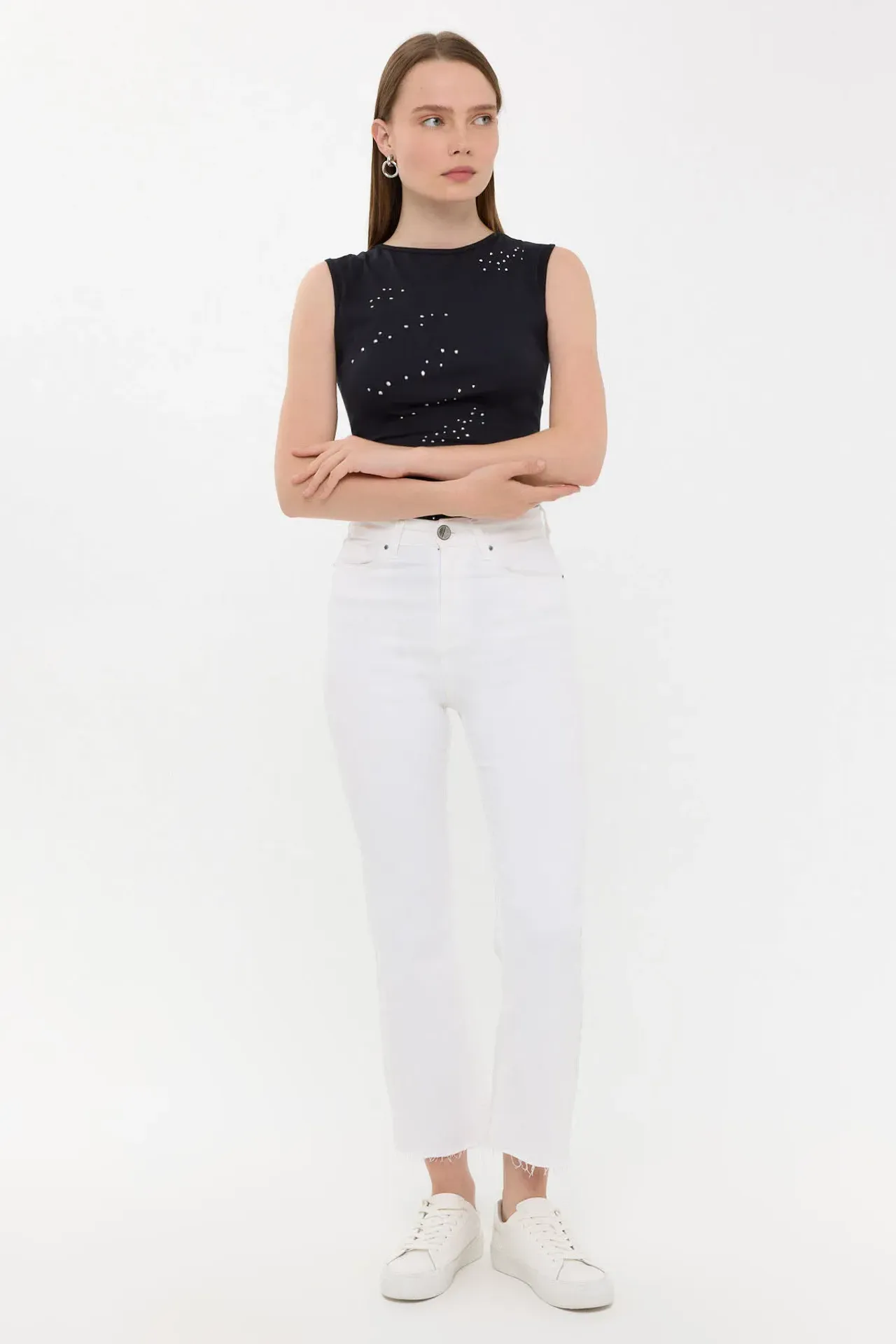 Sleeveless Cotton Round-Neck Diamante Top