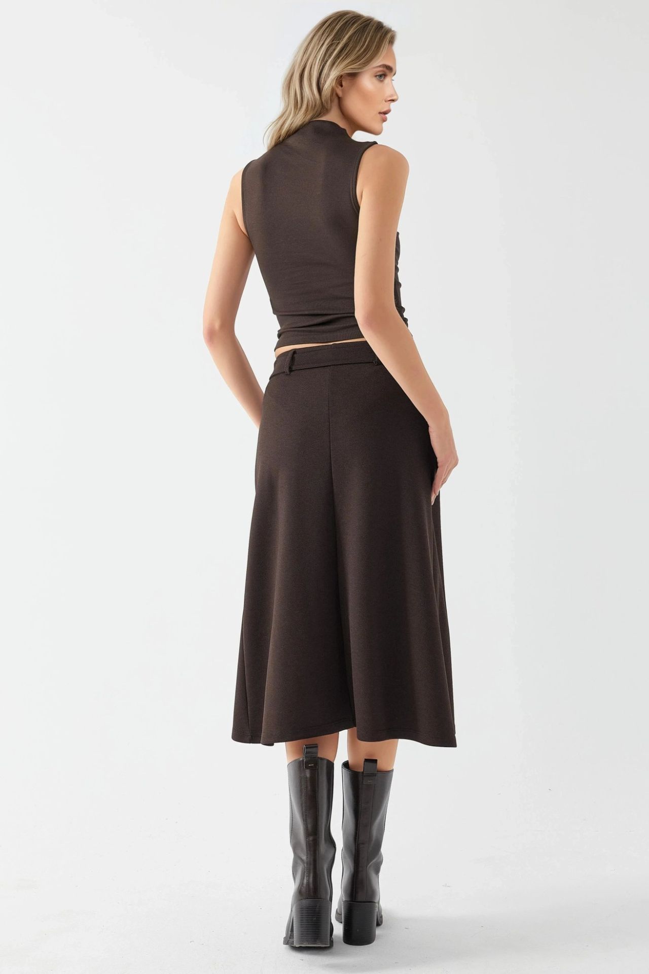 BUSEM High Waist Midi Skirt with Arched Detail 3