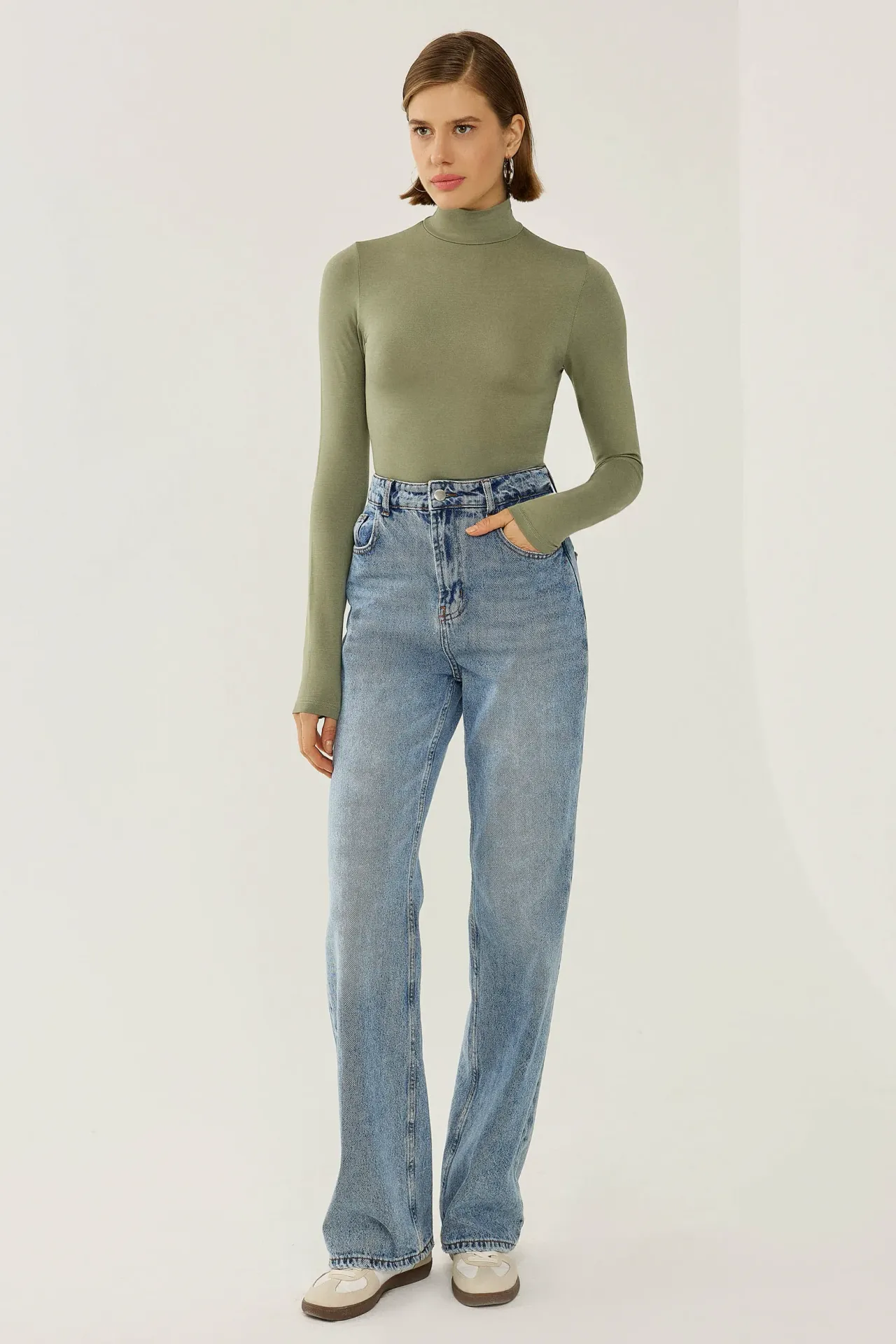 Basic High-Neck Top
