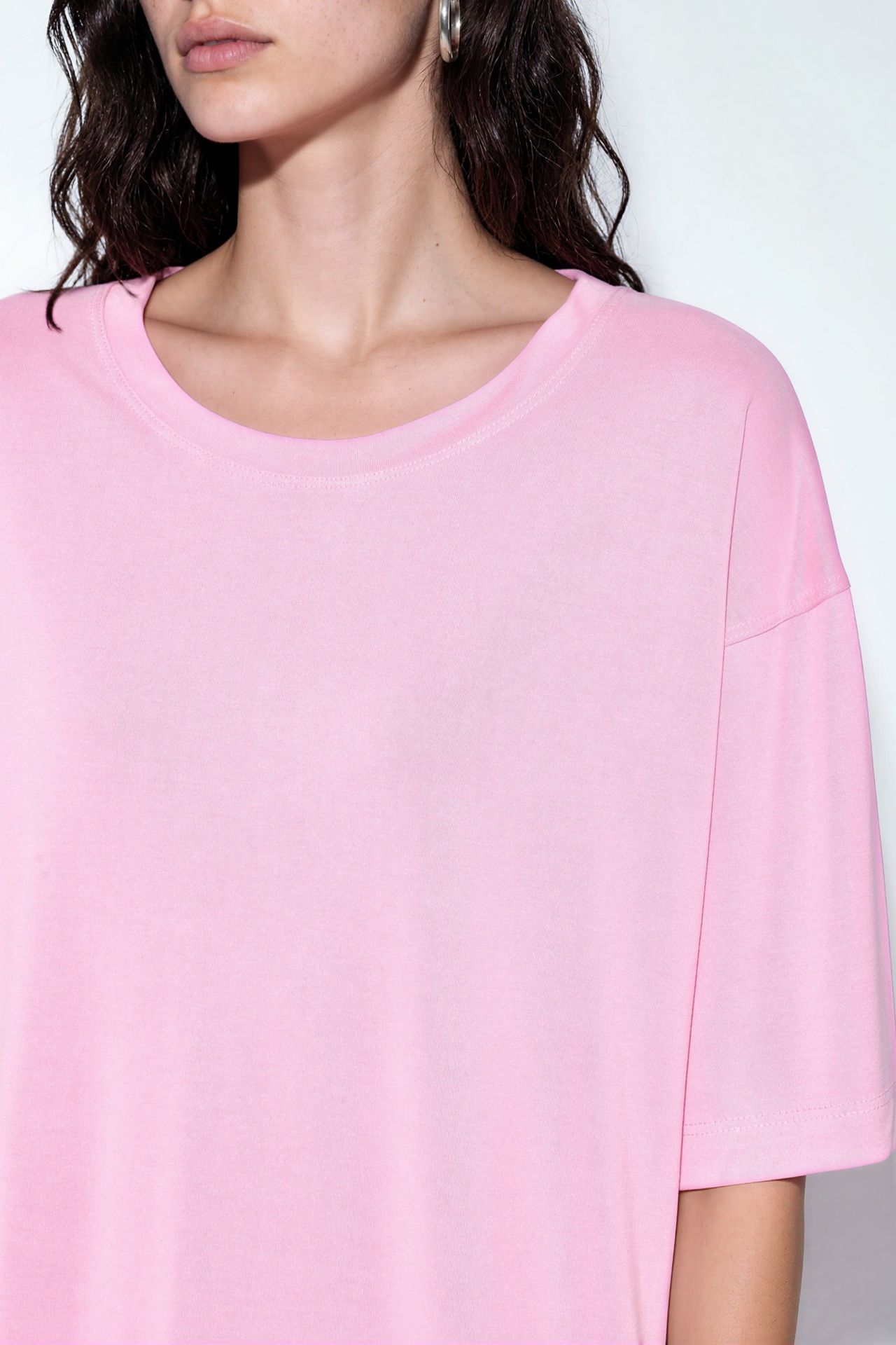 BUSEM Slit Detailed Crew Neck Short Sleeve T-Shirt 4