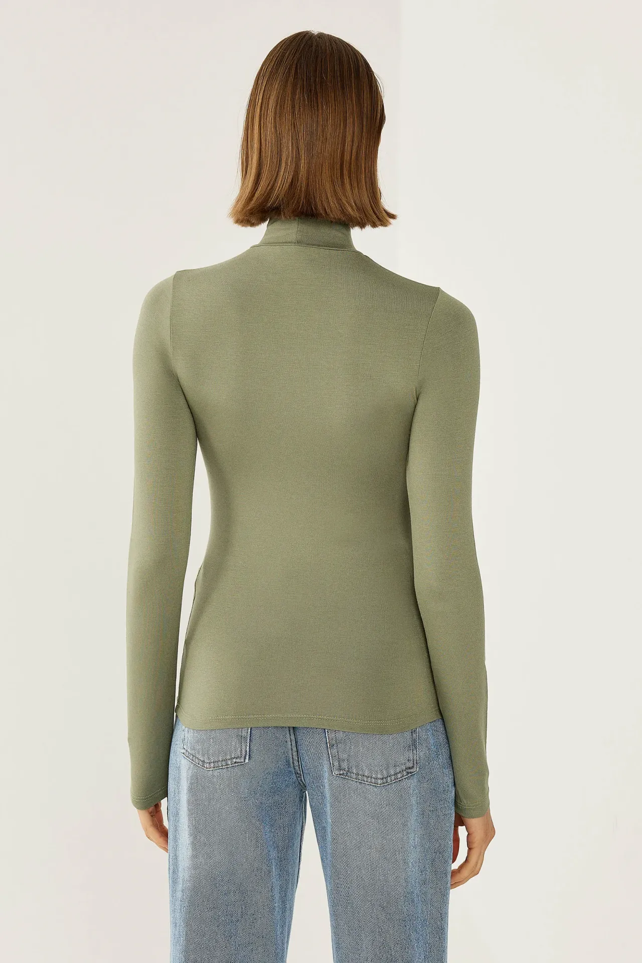Basic High-Neck Top