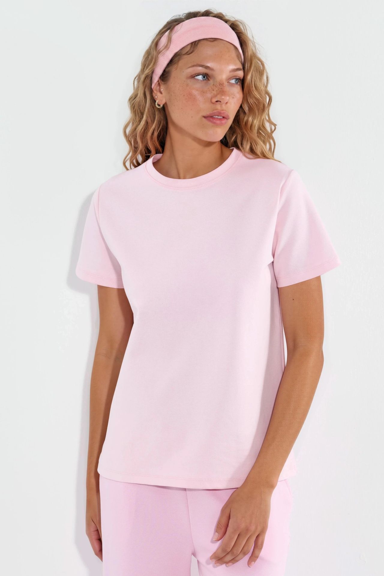 BUSEM Plain Crew Neck T-Shirt 1