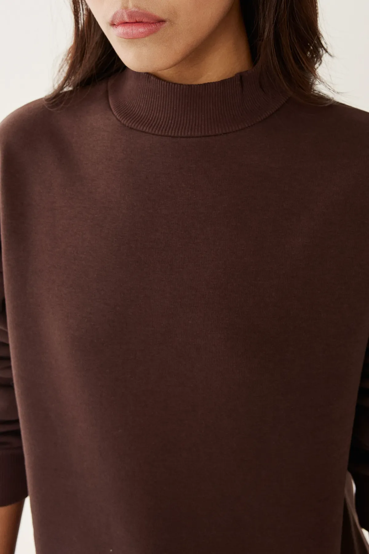 Oversized High-Neck Sweatshirt 4