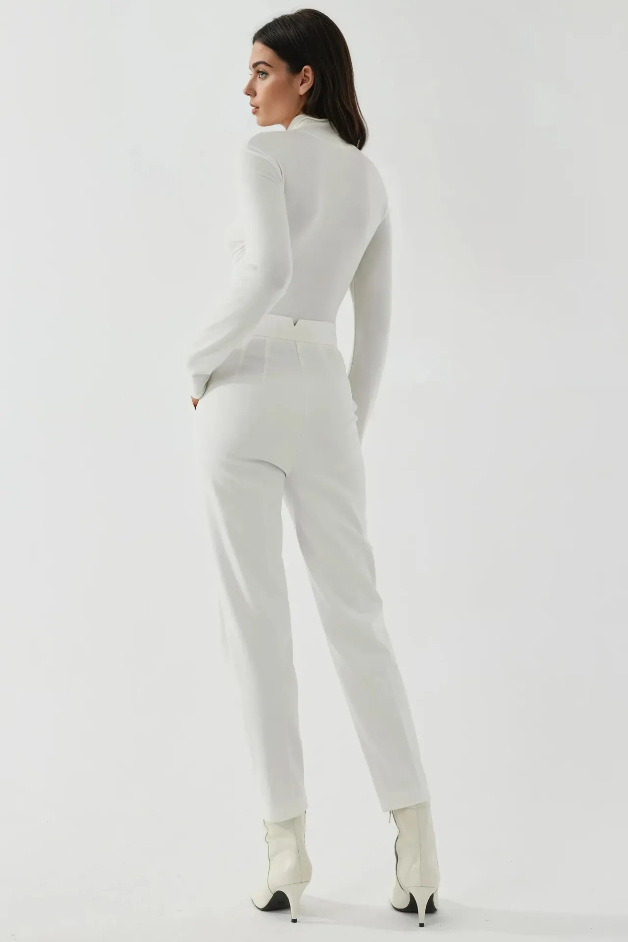 Premium Tailored Straight Leg Pant with Pocket Detail 3