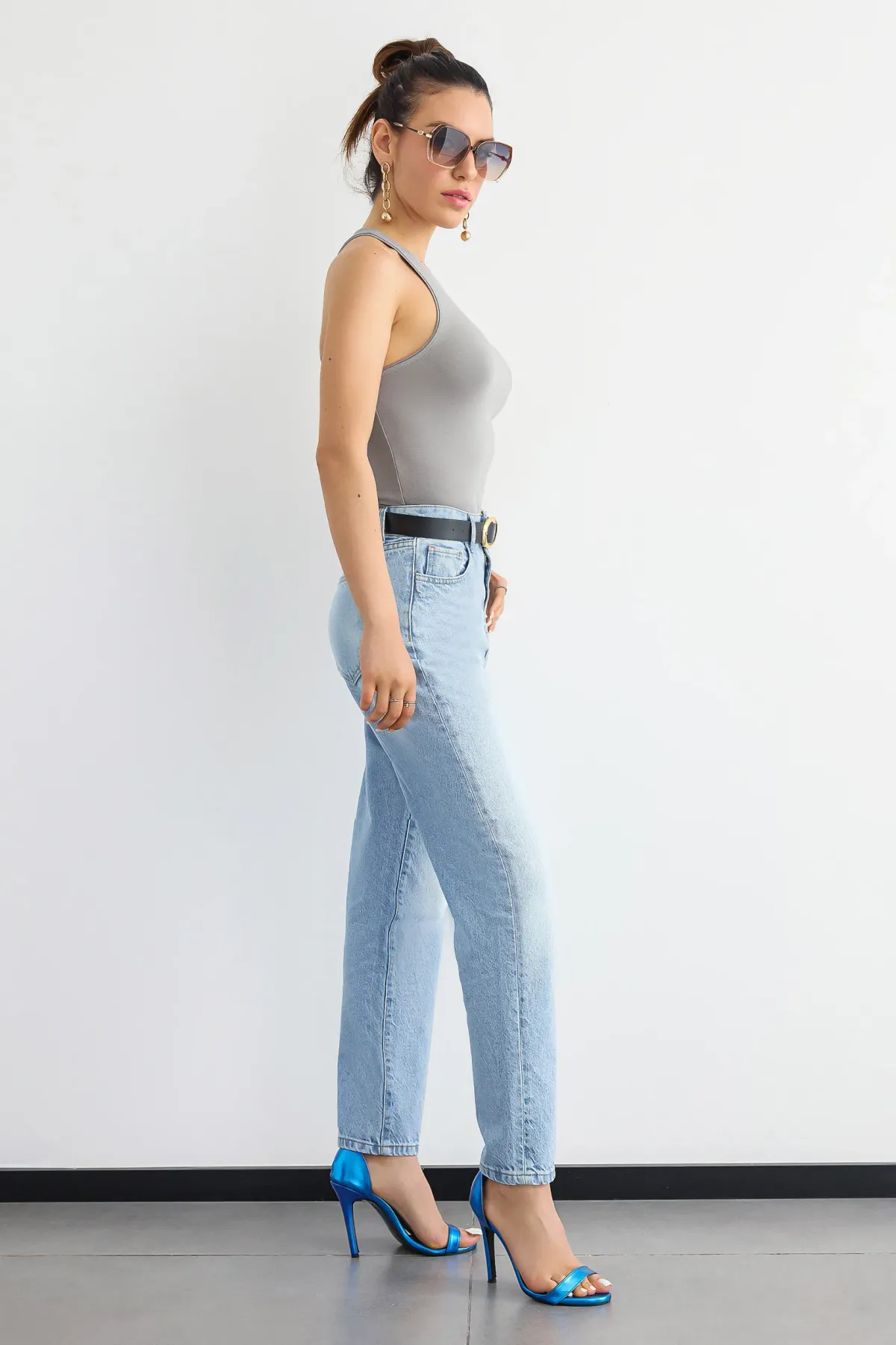 Sleeveless Round Neck Tank Top 4