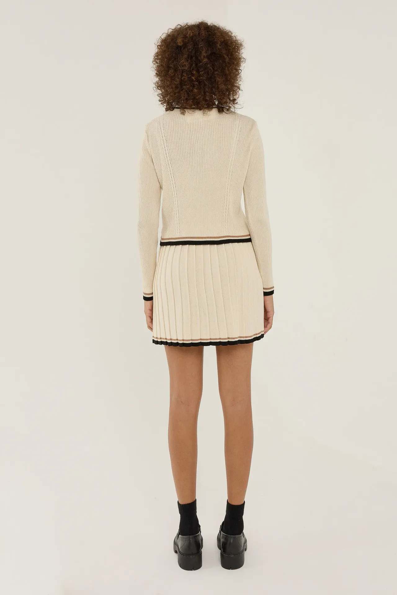 Contrast Detailed Knitted Two-Piece Set