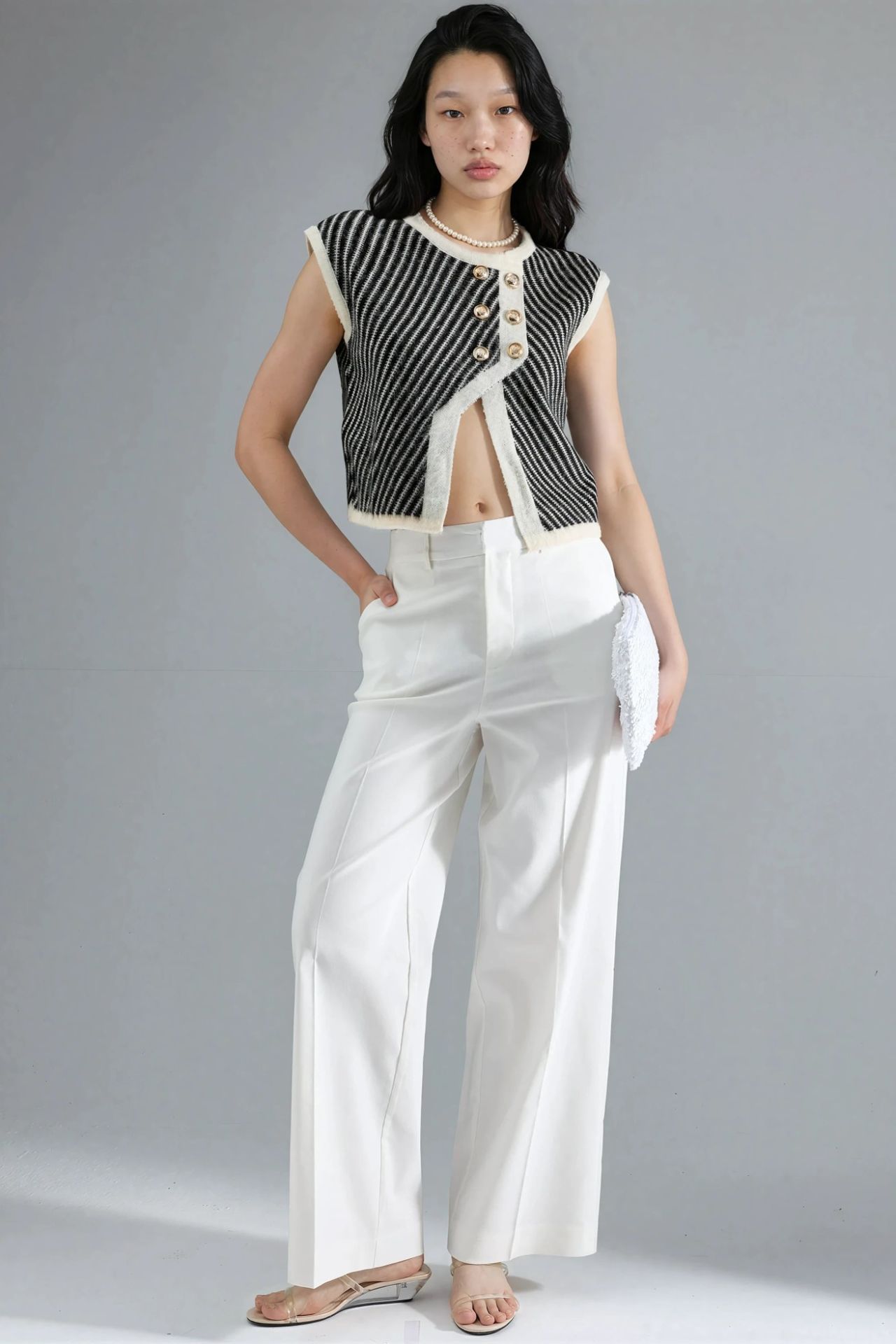 MY FASHION Textured Knitwear Cropped Waistcoat with Button Closure 4