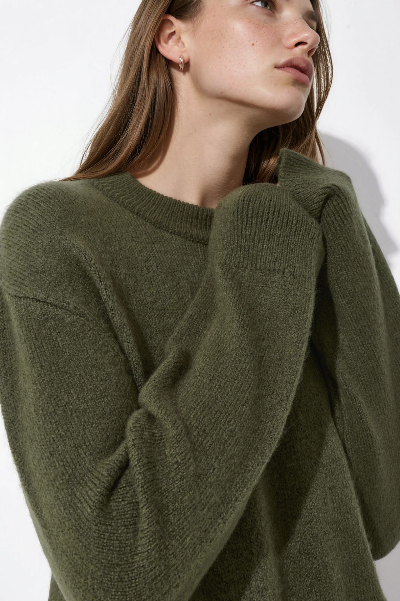 Soft-Textured Basic Knit Sweater 4