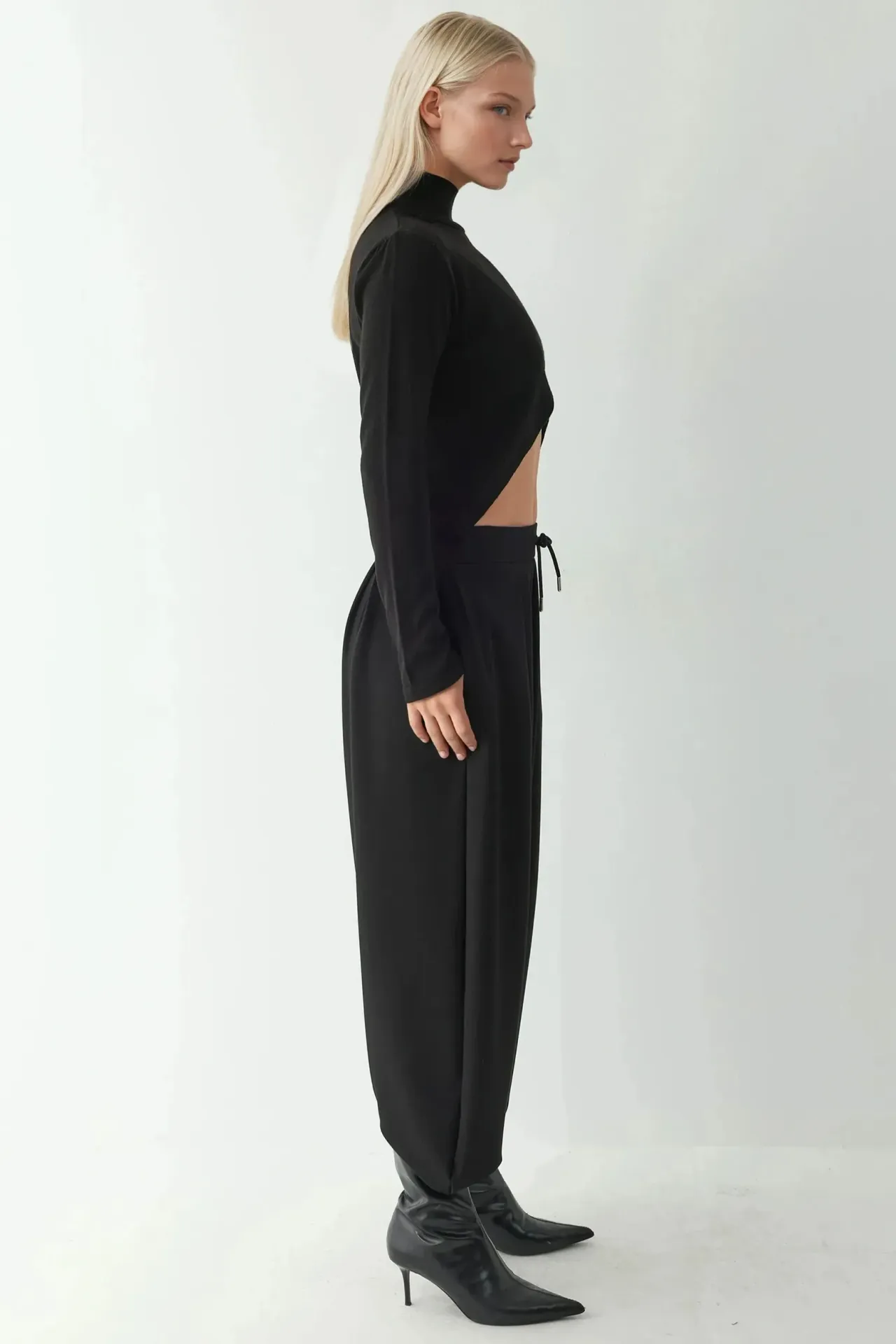 Asymmetric Turtleneck Knit Sweater 4