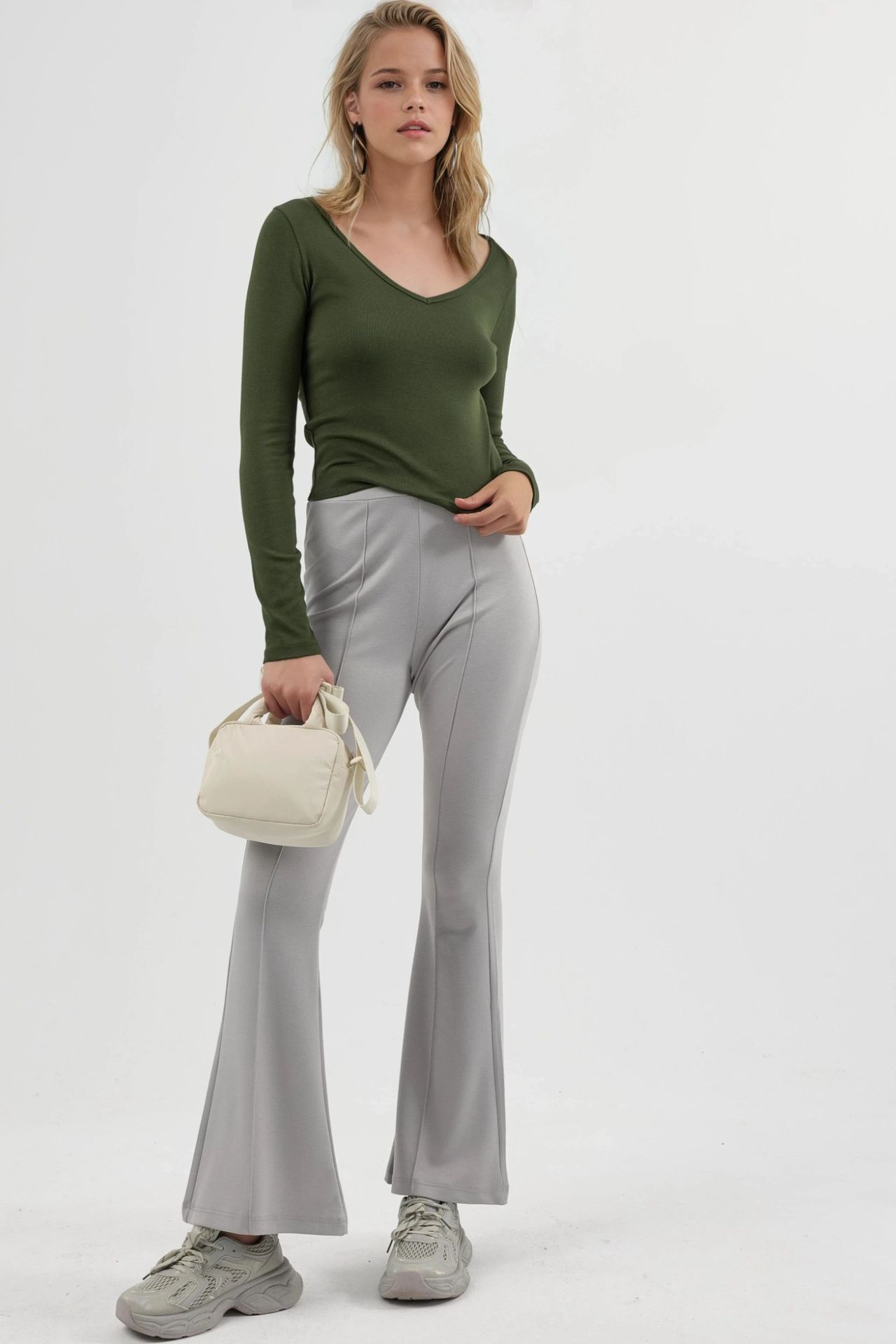 BUSEM Fitted V-Neck Long Sleeve Blouse 4