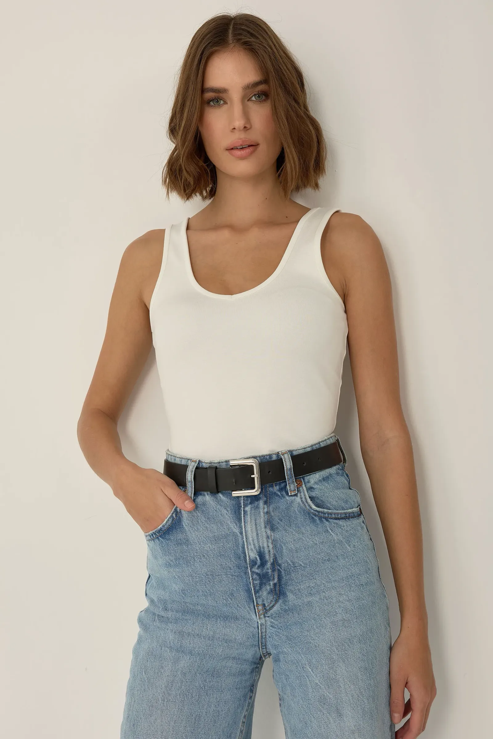 Erin V-Neck Vest 4
