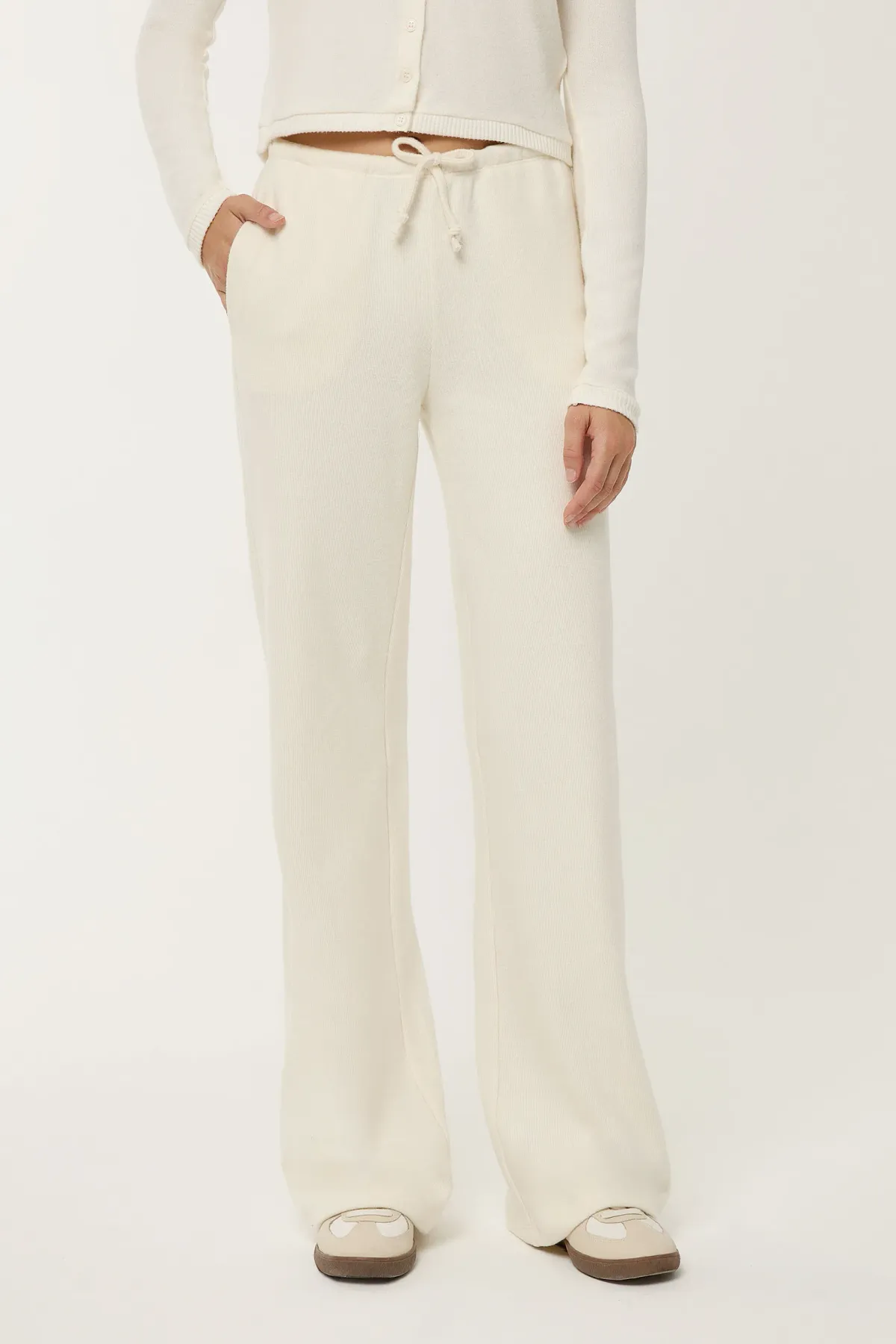 Elastic Waist Straight Leg Sweatpants 2