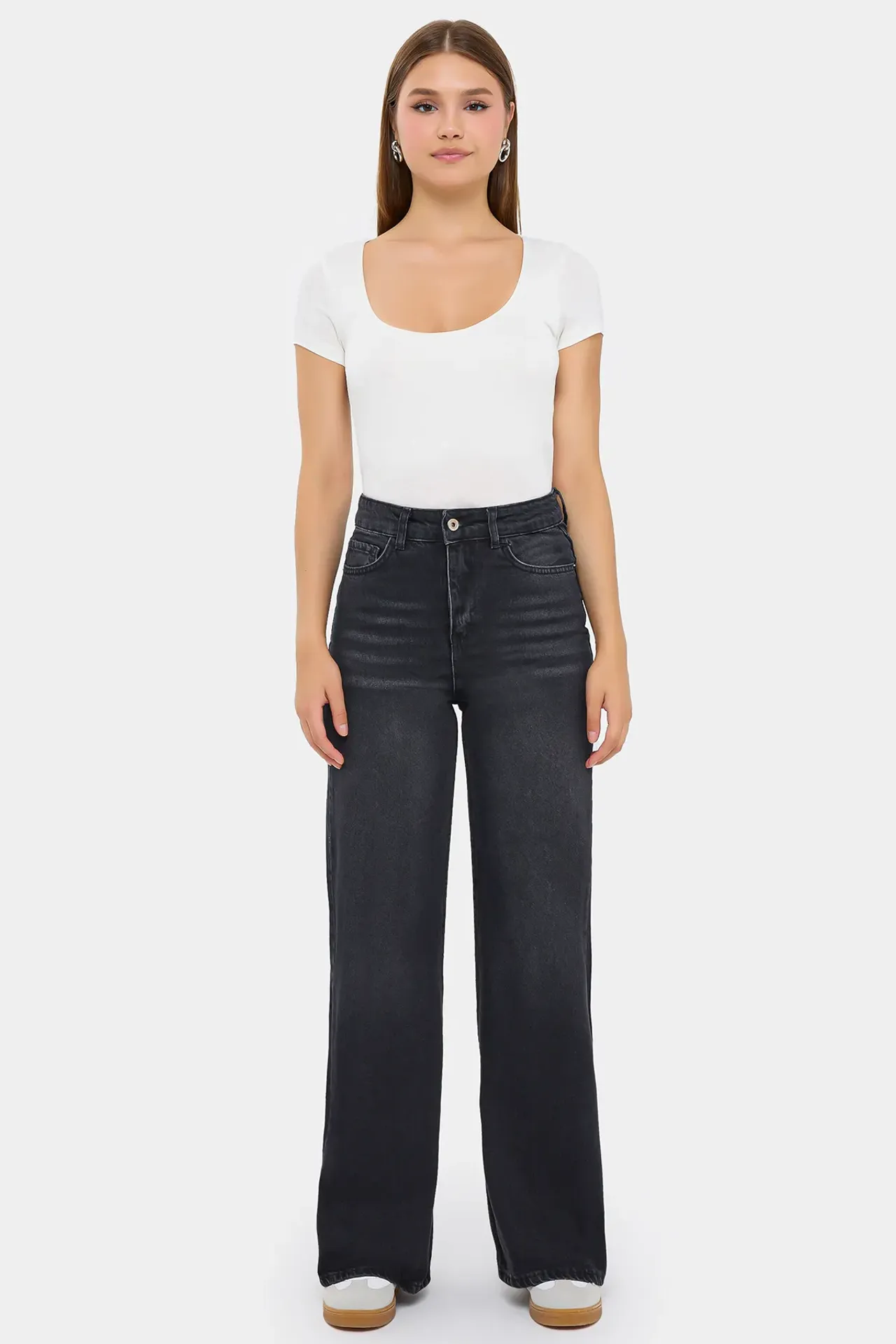 High-Waist Wide-Leg Jeans 