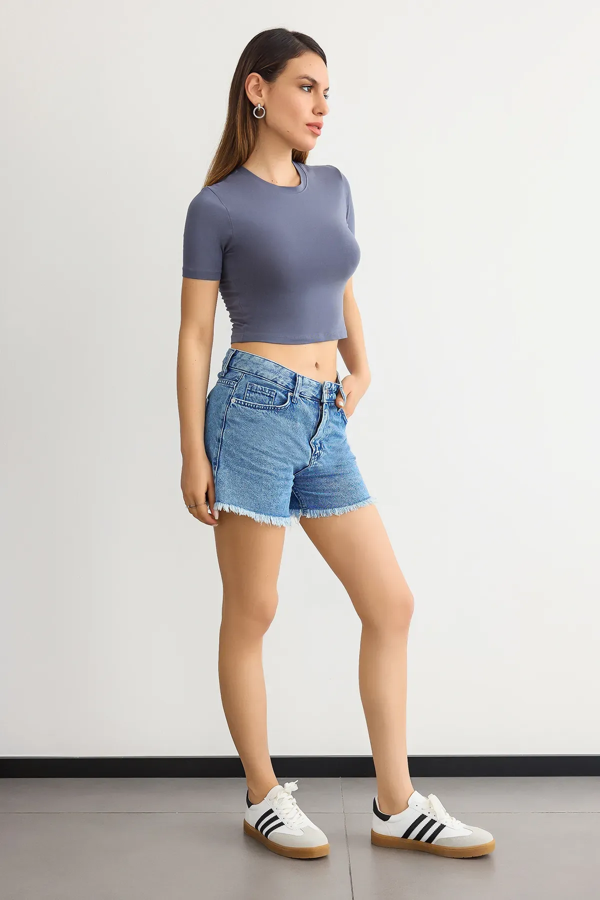 Crew Neck Basic Crop top 3