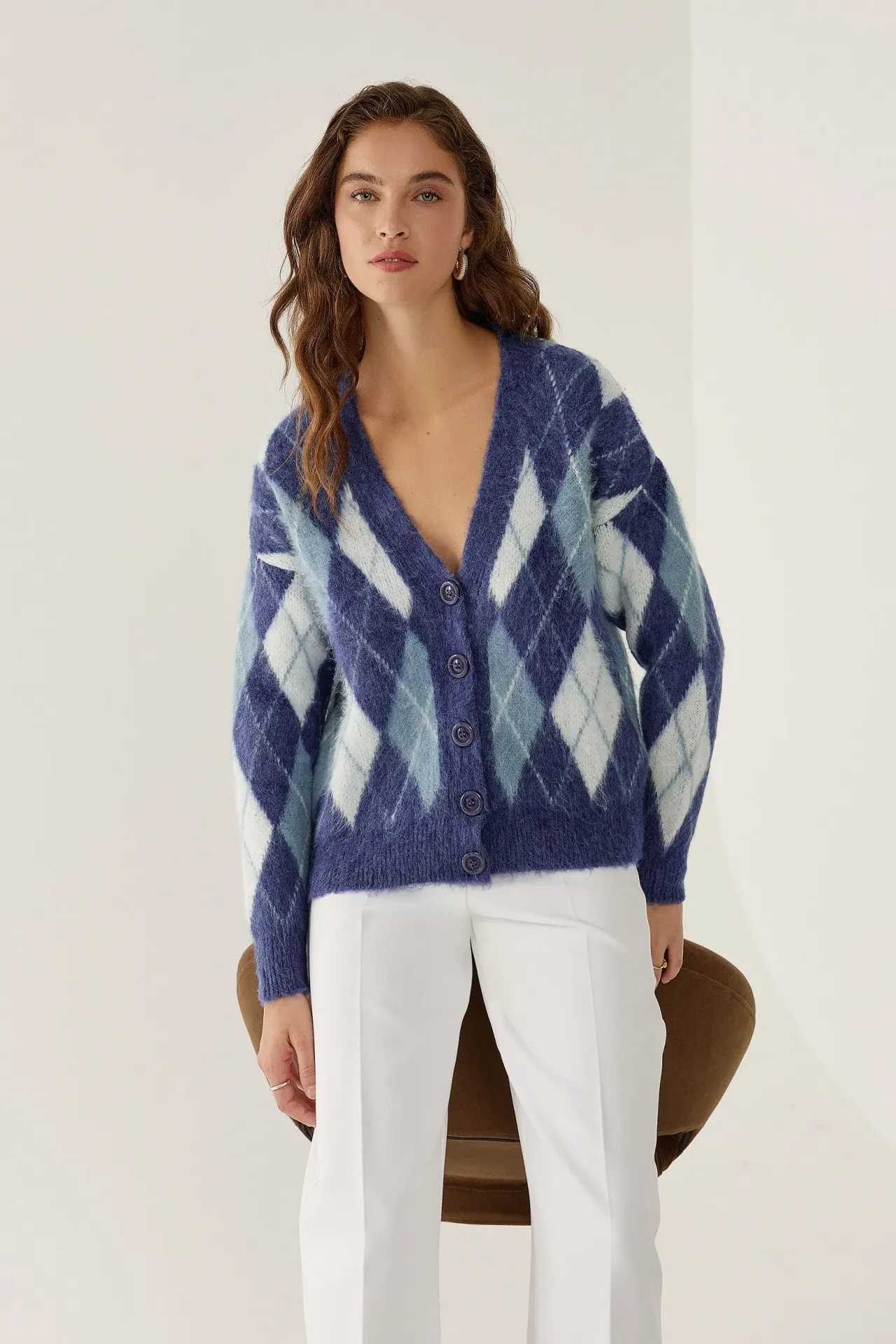 Relaxed Fit V-Neck Diamond Pattern Cardigan