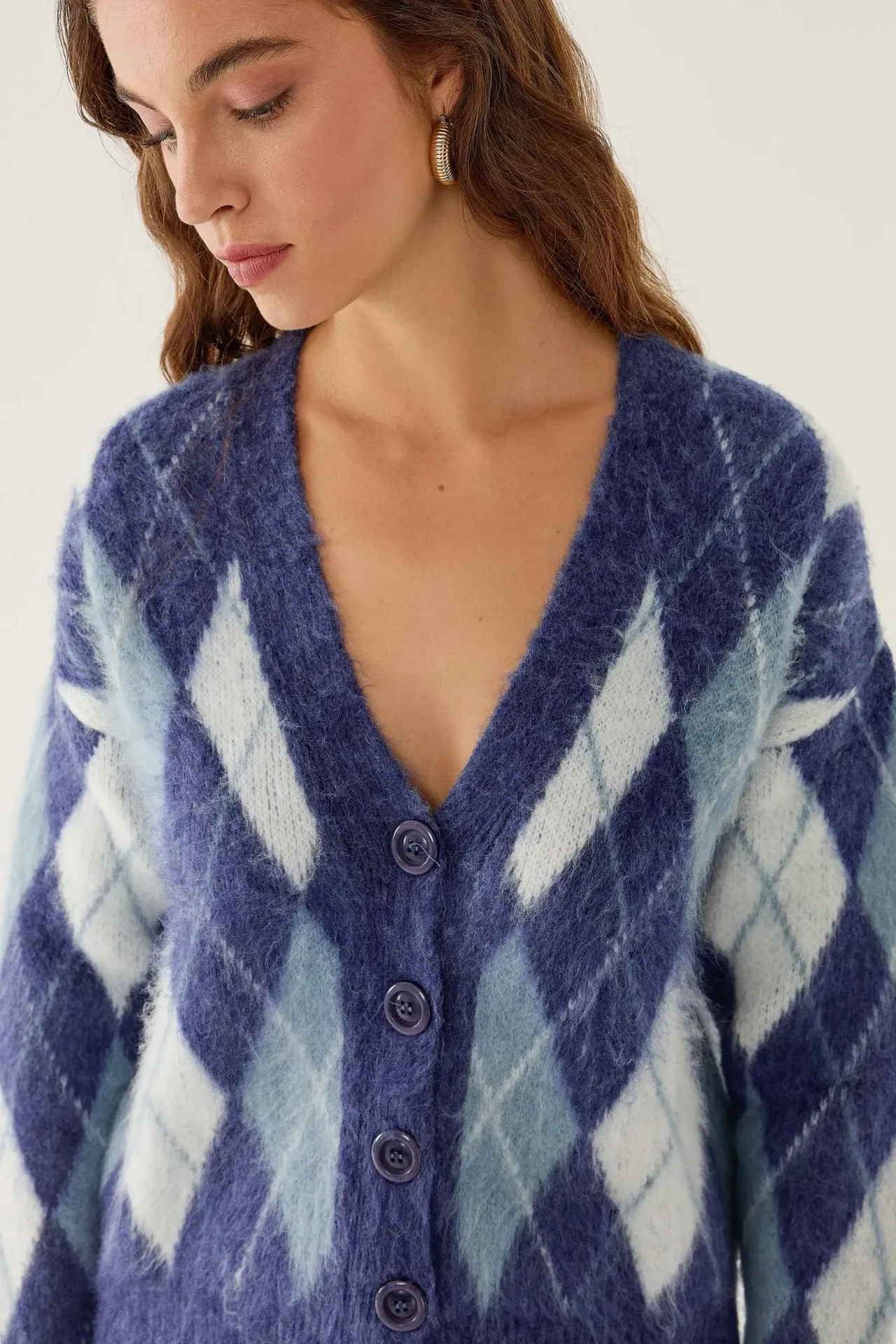 Relaxed Fit V-Neck Diamond Pattern Cardigan