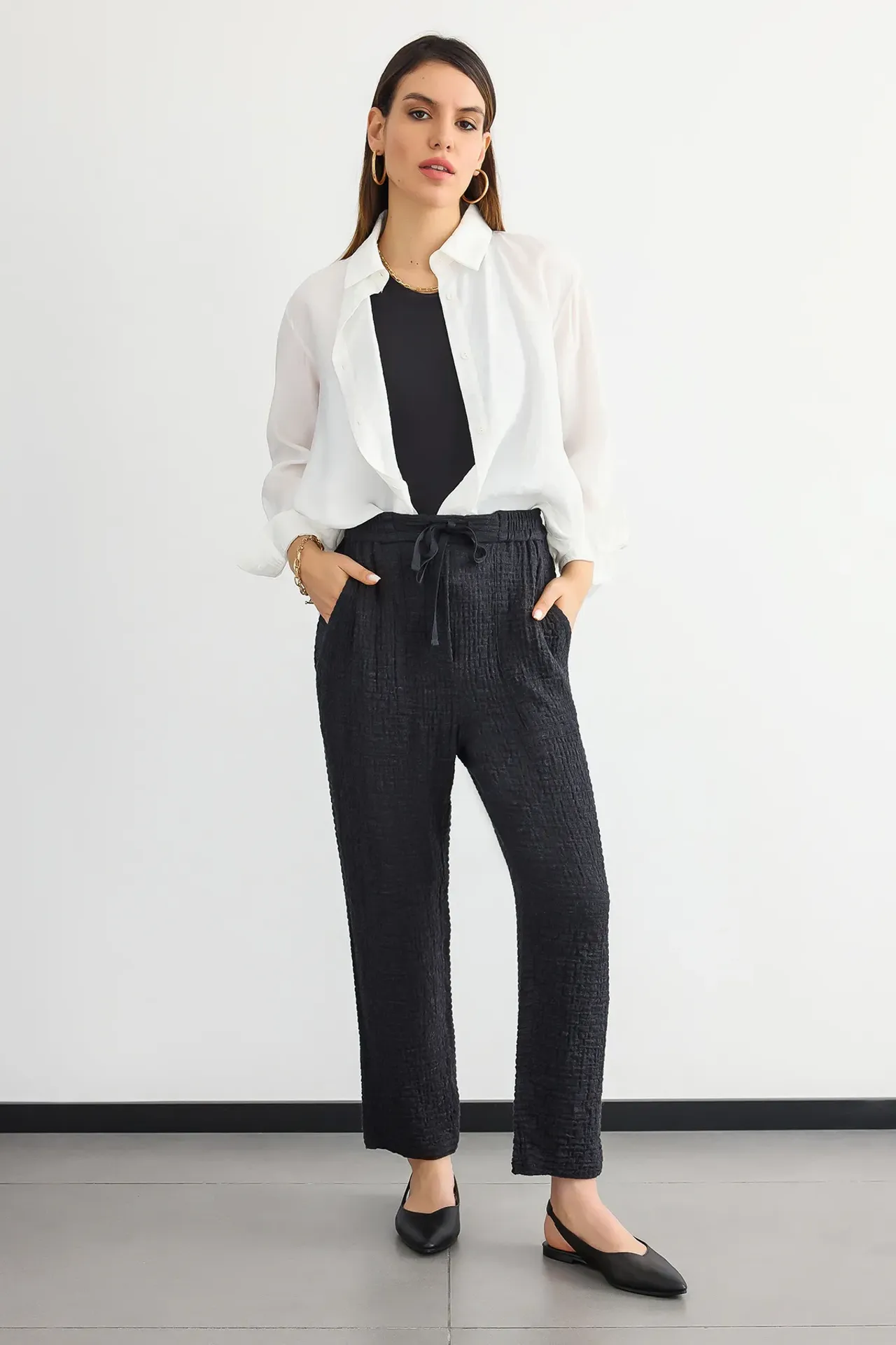 Textured High-Waist Carrot Trousers with Drawstring