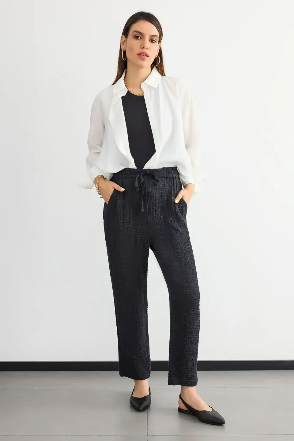 Textured High-Waist Carrot Trousers with Drawstring