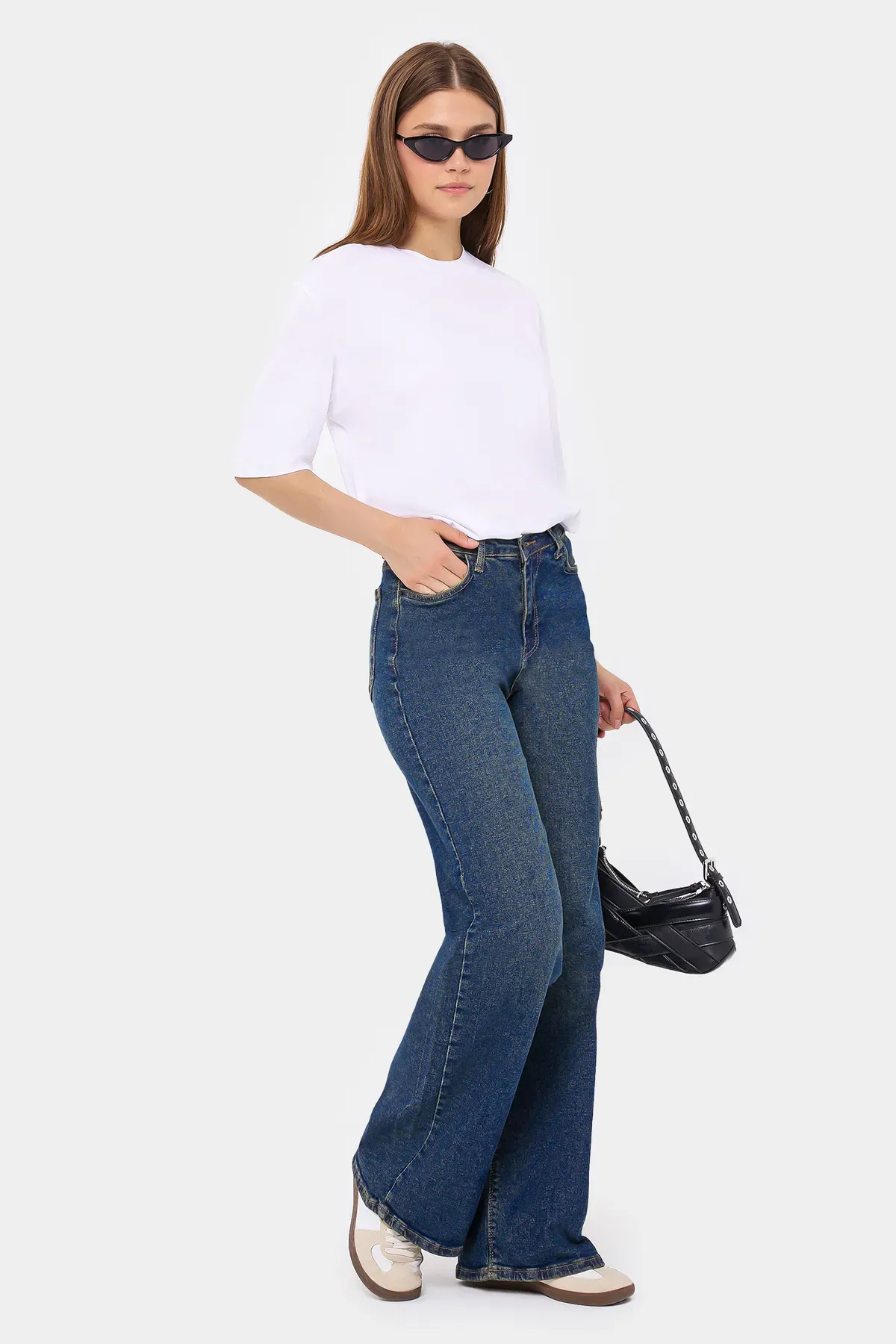 Basic Round Neck Short Sleeve T-Shirt with Zip-Up Back 3