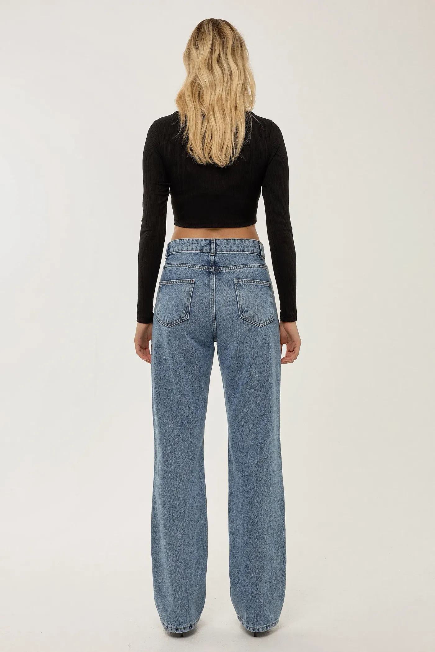 Straight Leg Medium Rise Jean 4