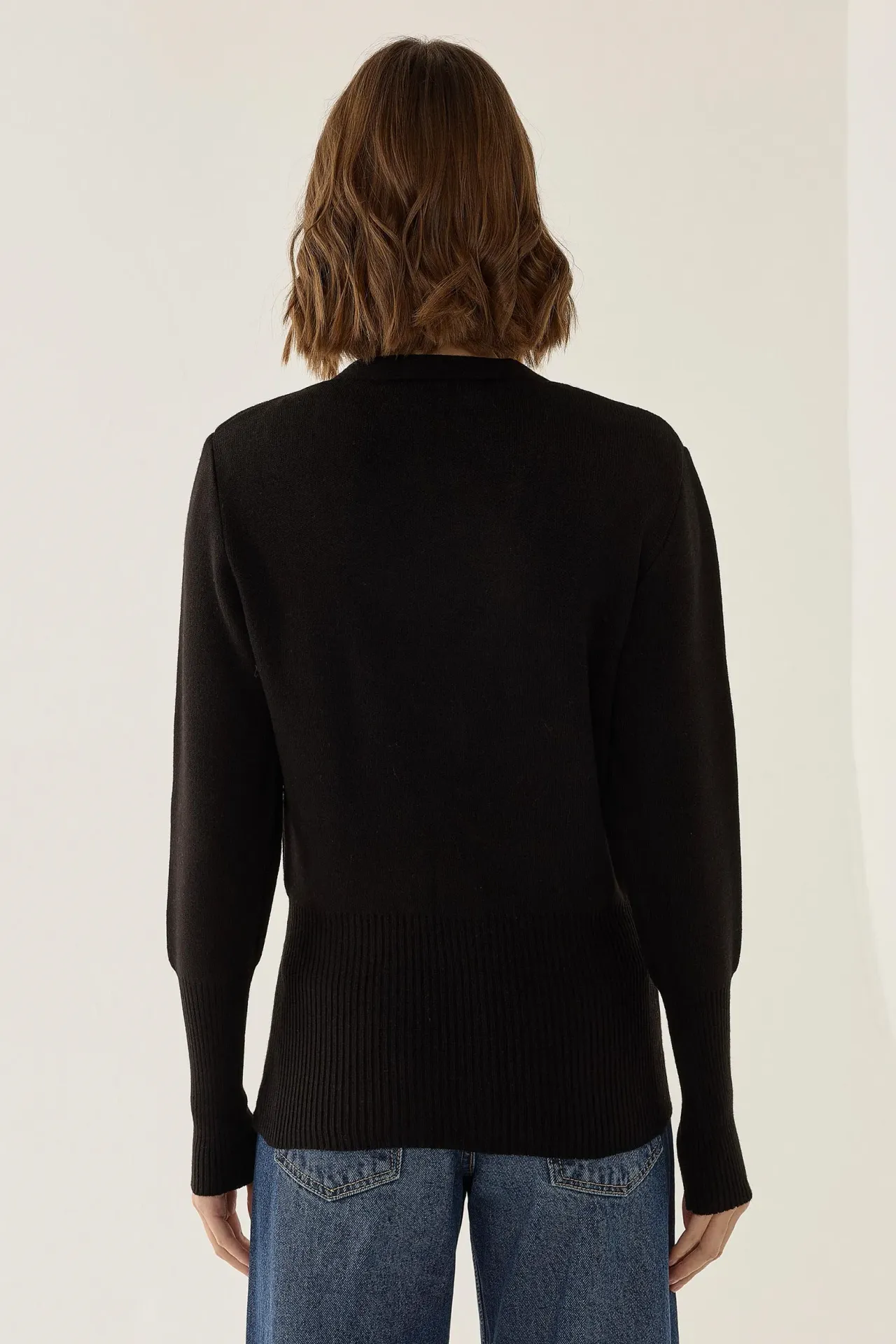 Semi Fit V-Neck Knitted Cardigan