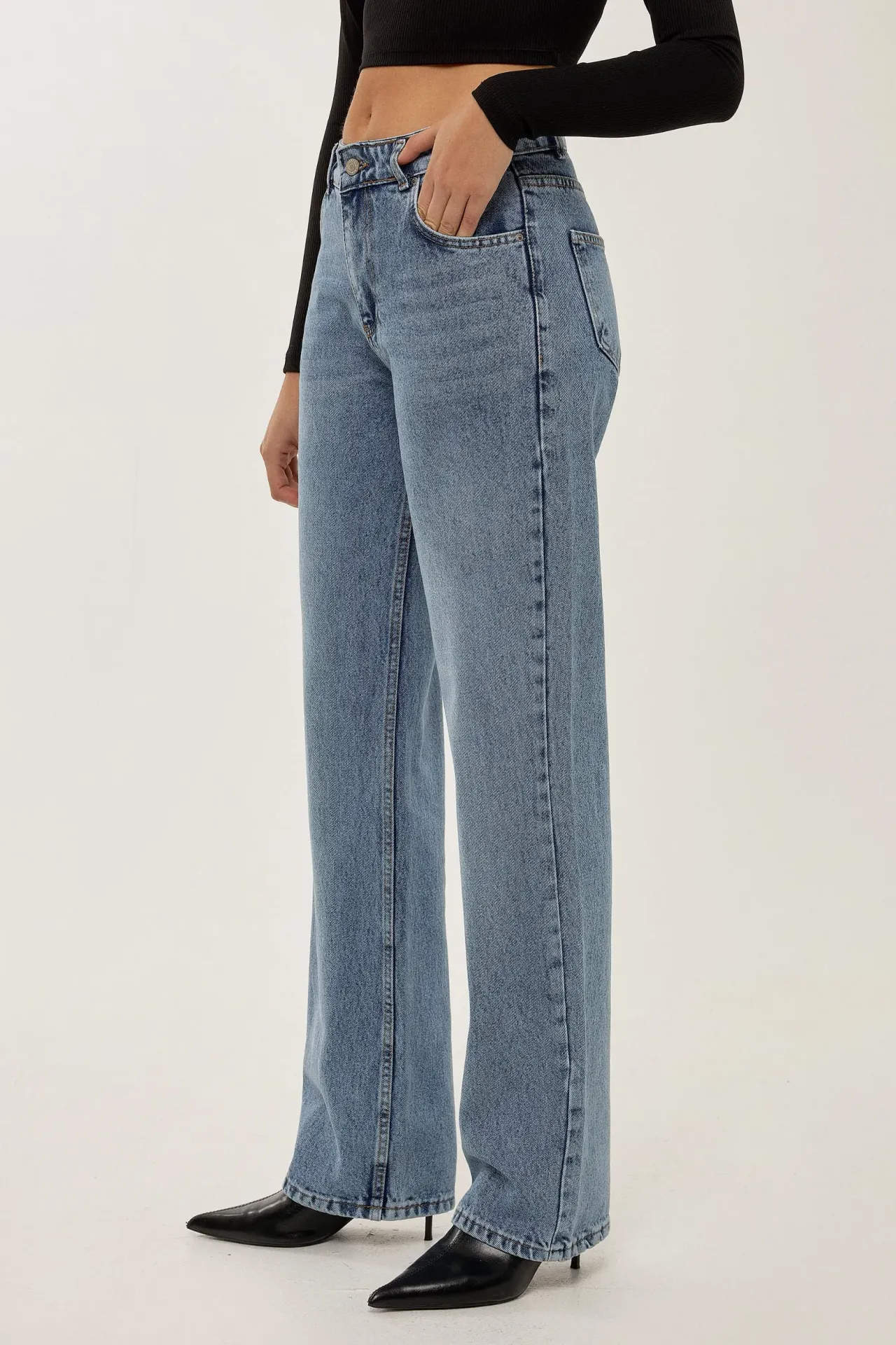 Straight Leg Medium Rise Jean