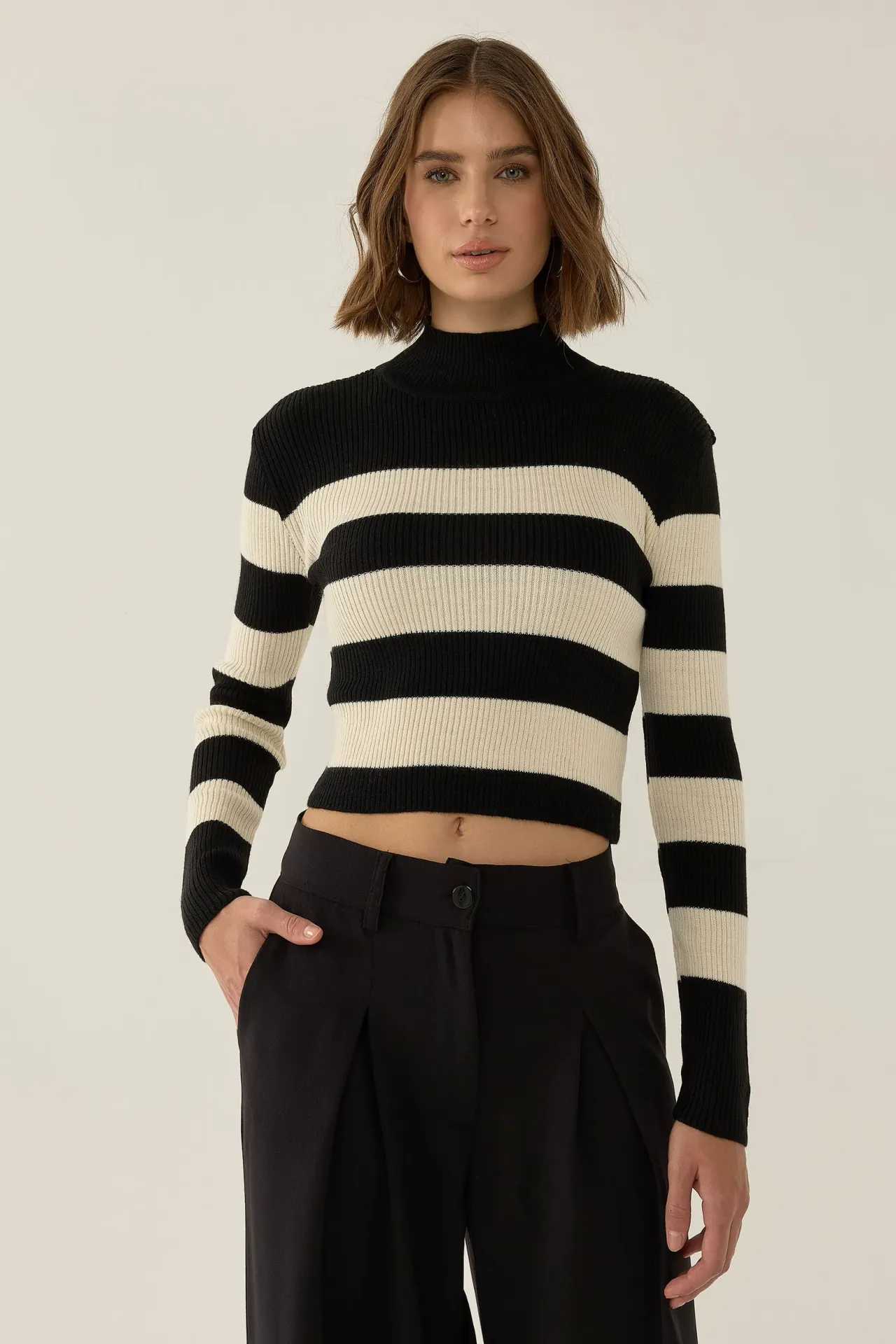 Maglione a collo alto a righe
