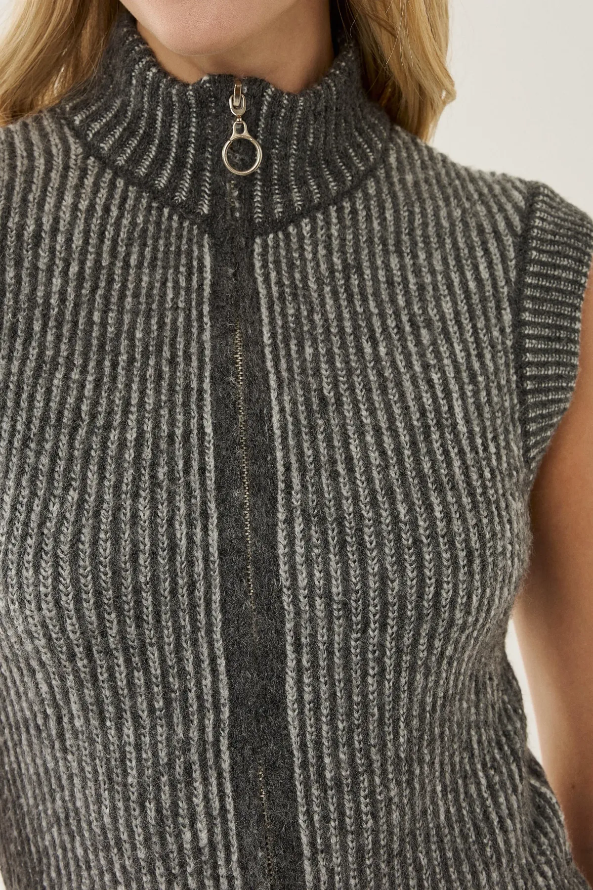 Striped Zip-Through Sleeveless Knit Vest 5